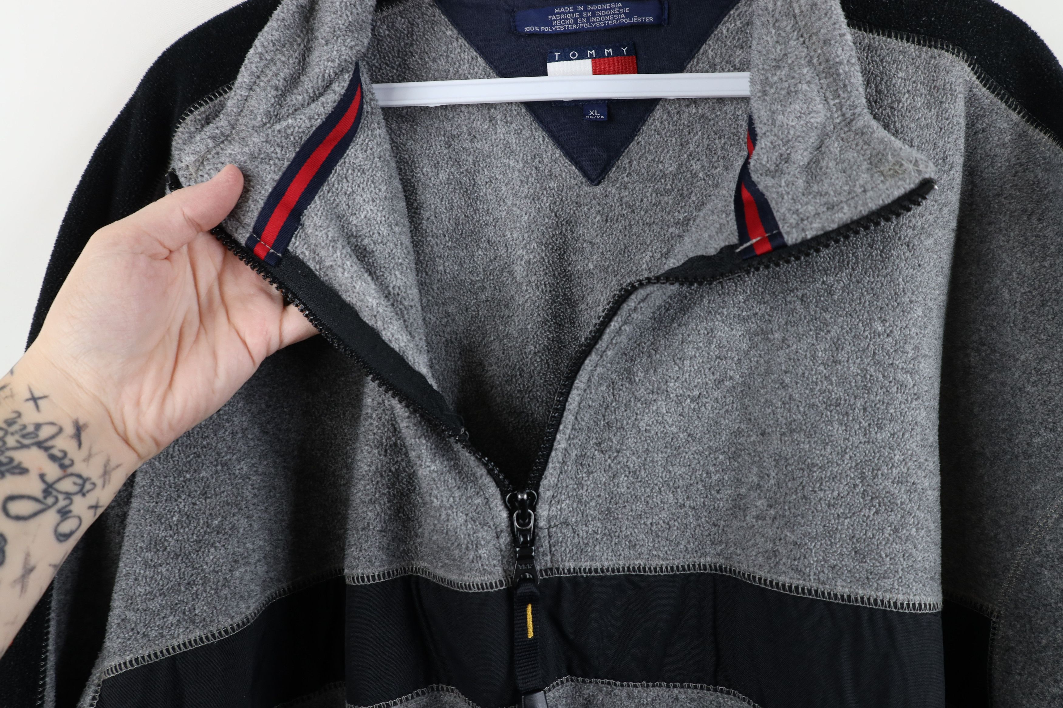 Tommy Hilfiger Vintage 90s Tommy Hilfiger Block Half Zip Fleece Sweater Size US XL / EU 56 / 4 - 7 Thumbnail