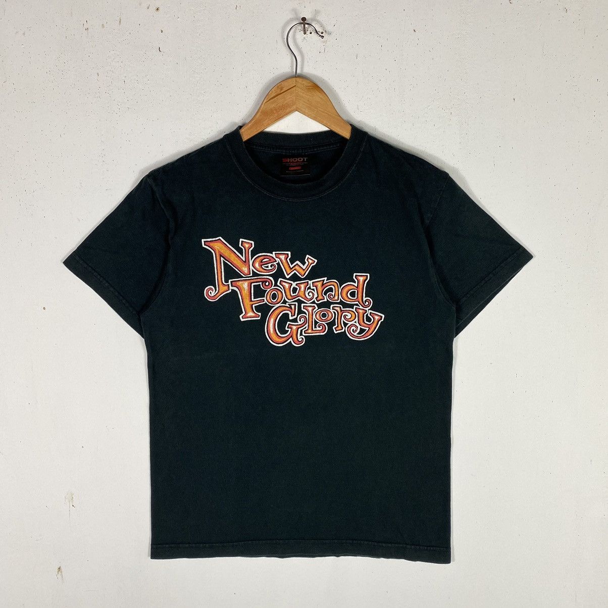 Band Tees VINTAGE NEW FOUND GLORY BAND CATALYST ALBUM TEE Size US S / EU 44-46 / 1 - 2 Thumbnail