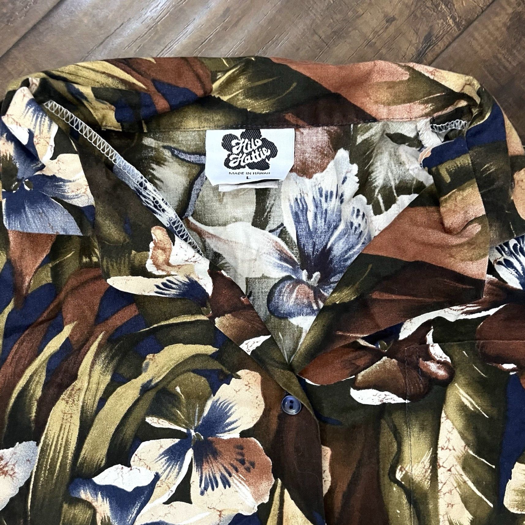 Hilo Hattie VINTAGE Hilo Hattie Hawaiian Shirt L Brown Floral Short Sleeve Camp Collar 80s Mens Size US L / EU 52-54 / 3 - 3 Thumbnail