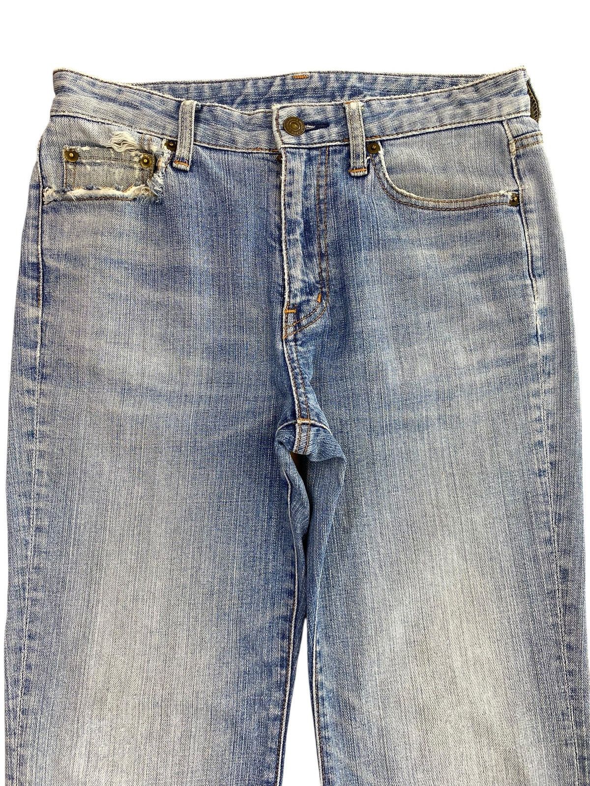 Uniqlo UNIQLO Faded Blue Wash Style Flare Jeans Size US 30 / EU 46 - 2 Thumbnail