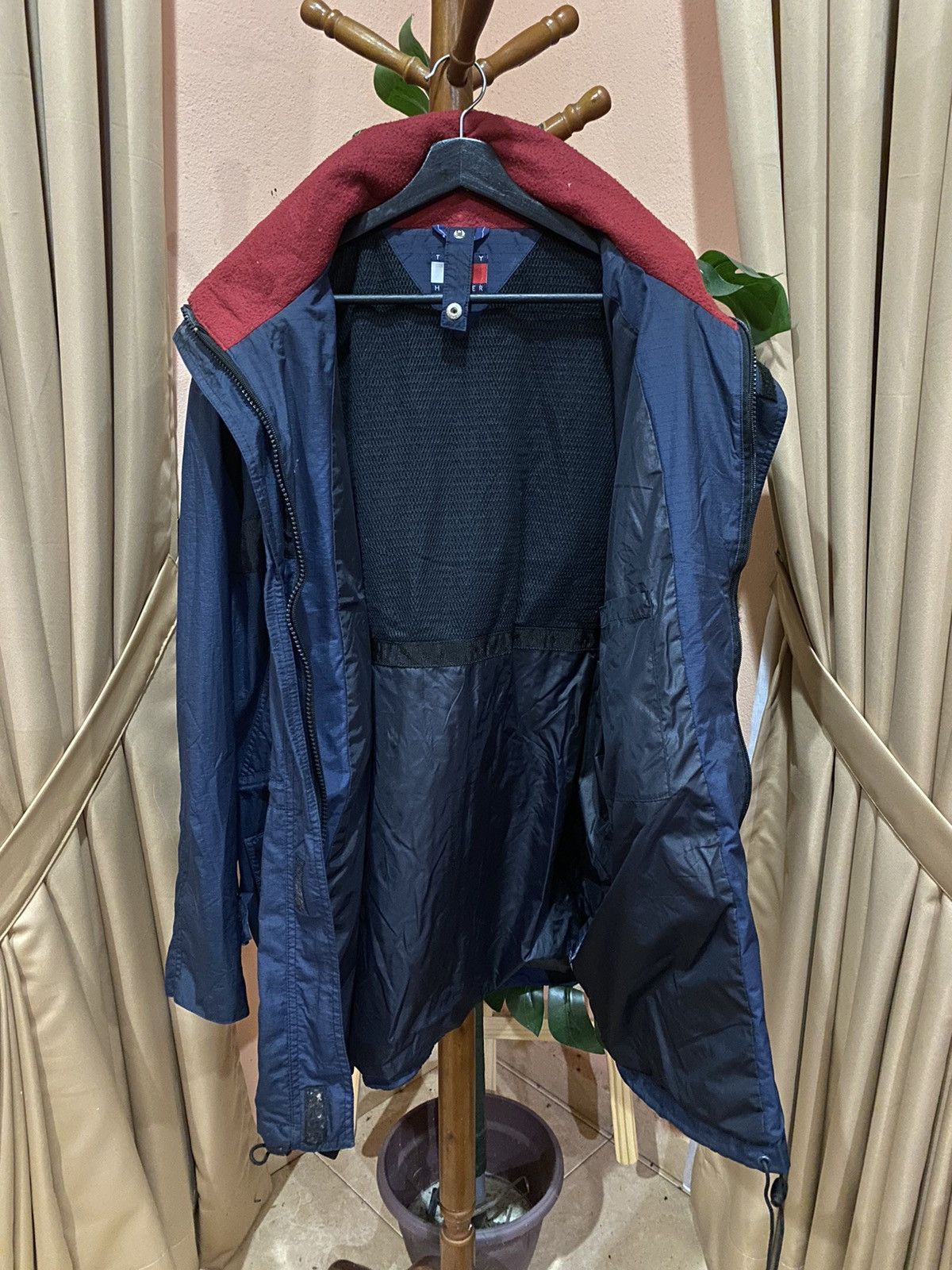 Tommy Hilfiger VINTAGE TOMMY HILFIGER WINDBREAKER Size US L / EU 52-54 / 3 - 8 Thumbnail