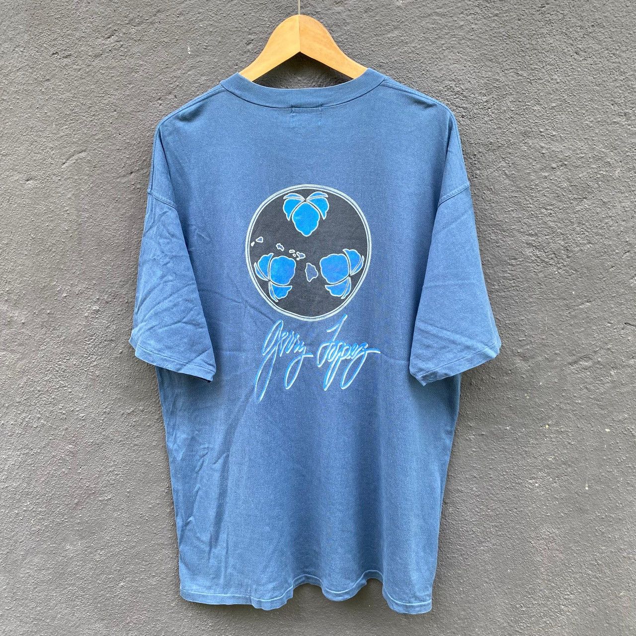 Vintage Thrashed Faded 90s Gerry Jopez Surf Brand Tee Size US L / EU 52-54 / 3 - 1 Thumbnail