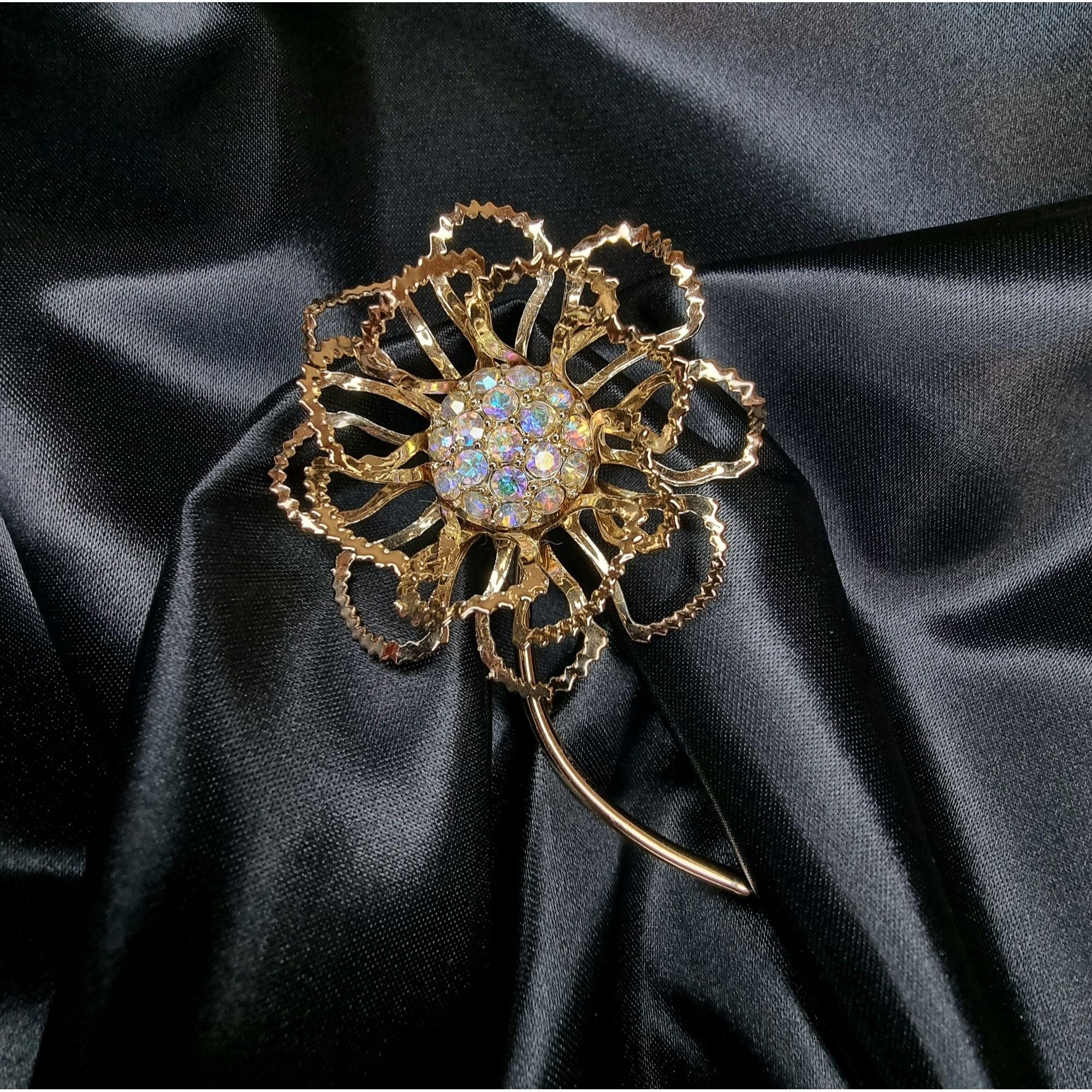 Vintage Vintage Sarah Coventry 3D Gold-Tone Flower Brooch With Rhine Size ONE SIZE - 2 Thumbnail