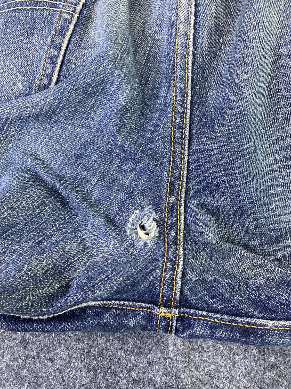 Vintage Levis 504 Blue Wash Jeans - J920