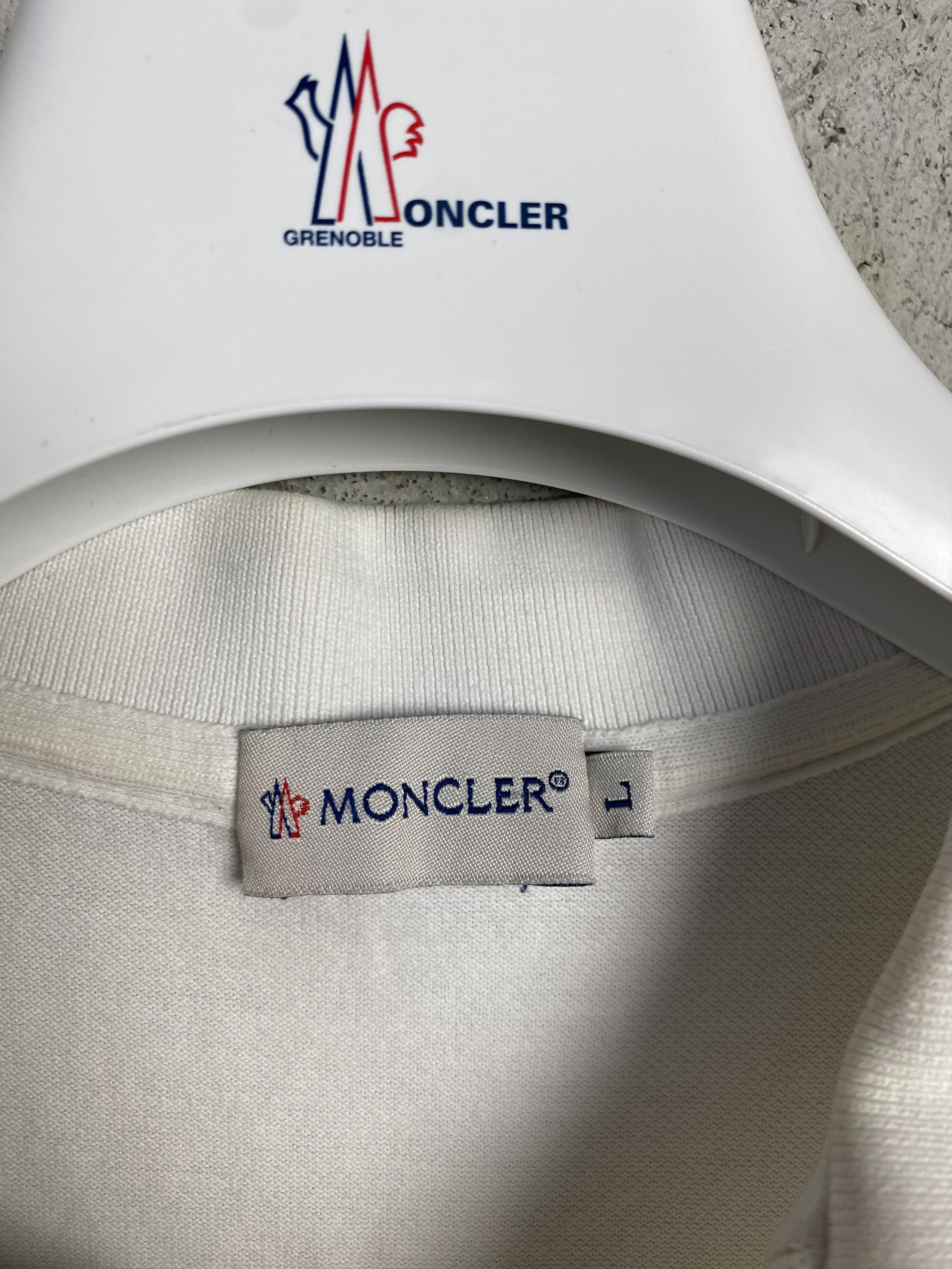 Moncler Moncler small logo polo t-shirt tee casual Size US L / EU 52-54 / 3 - 3 Thumbnail