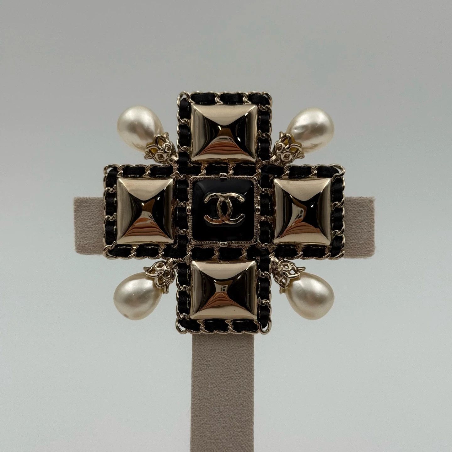 Chanel Chanel Brooch New Unused Size ONE SIZE - 1 Thumbnail