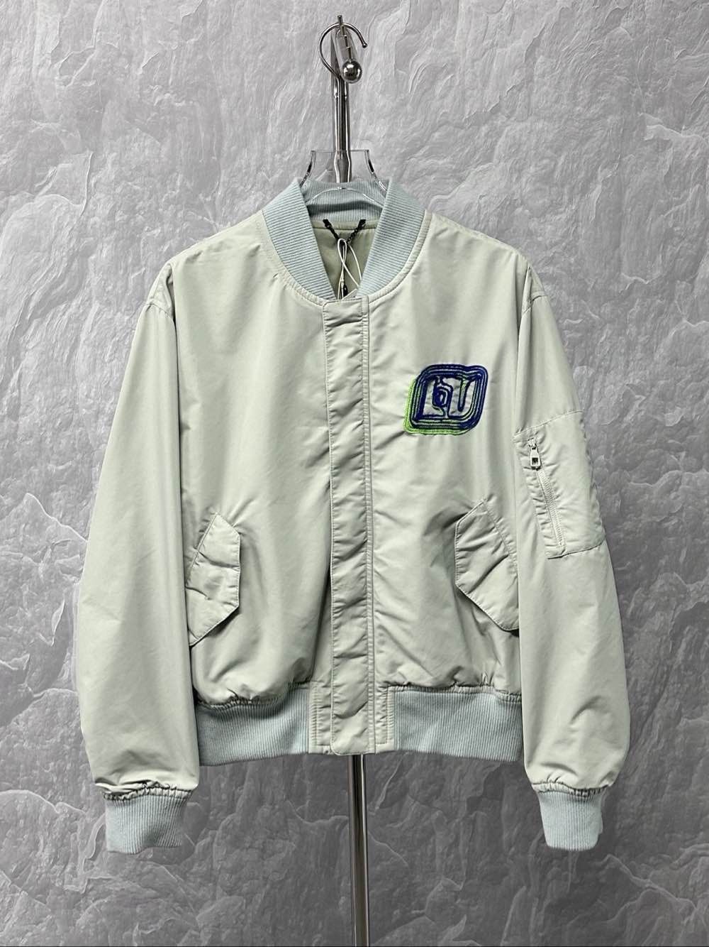 Louis Vuitton Louis Vuitton Logo Embroidered Bomber Jacket Size M Size US M / EU 48-50 / 2 - 1 Thumbnail