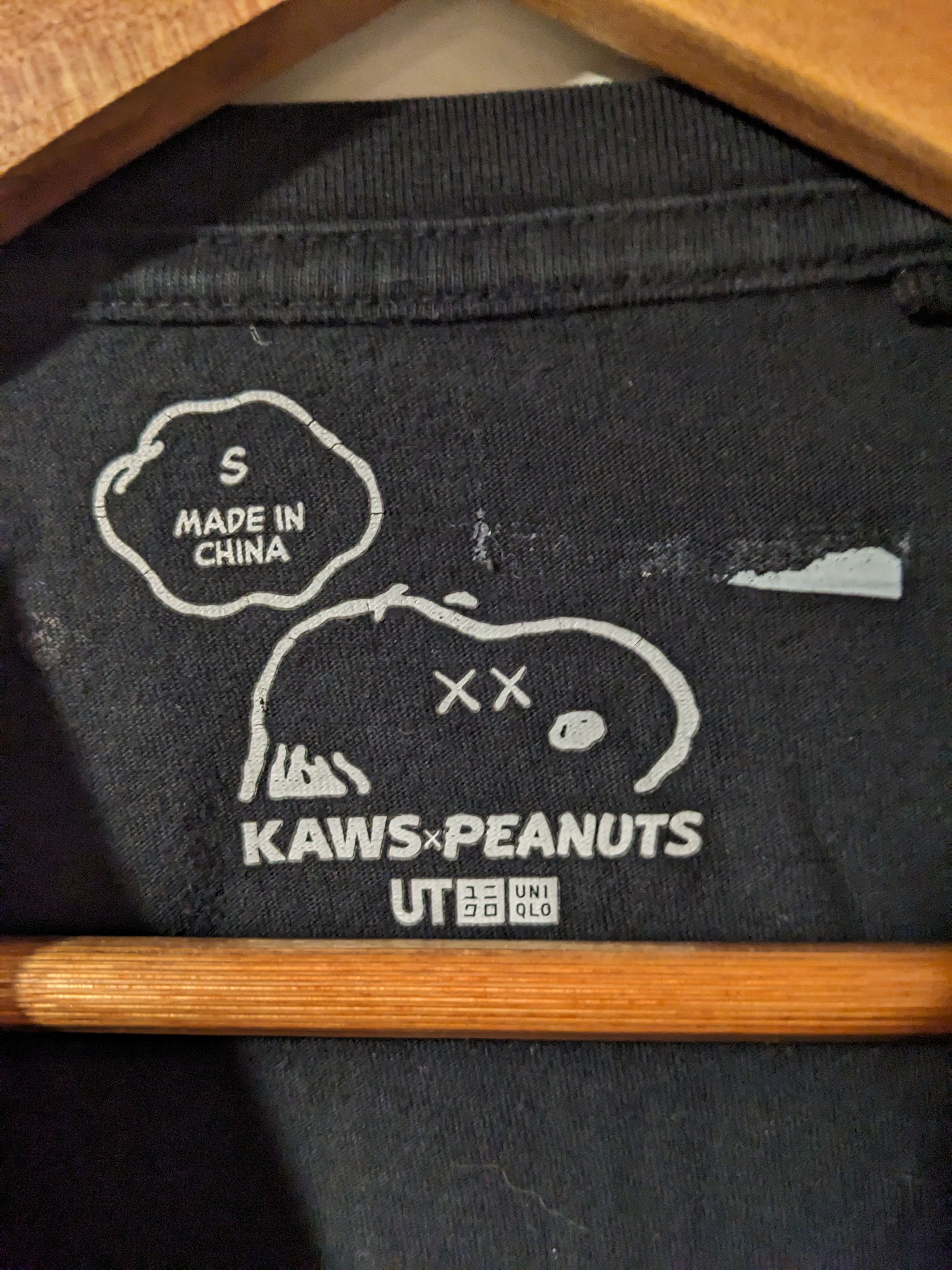 Kaws × Peanuts Snoopy Joe Cool x Kaws Uniqlo Black Small T-Shirt Size US S / EU 44-46 / 1 - 3 Thumbnail