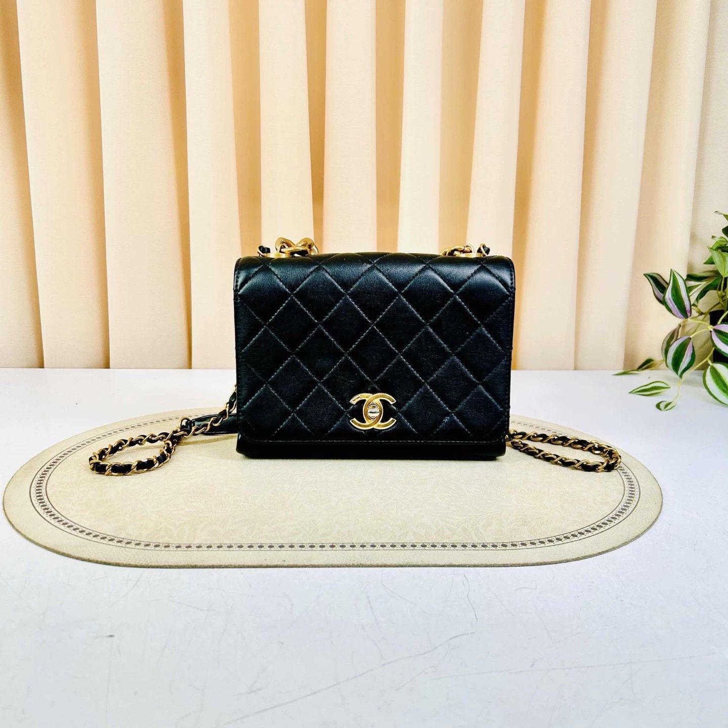 Chanel Pre-loved Bag Very good condition Size ONE SIZE - 1 Thumbnail