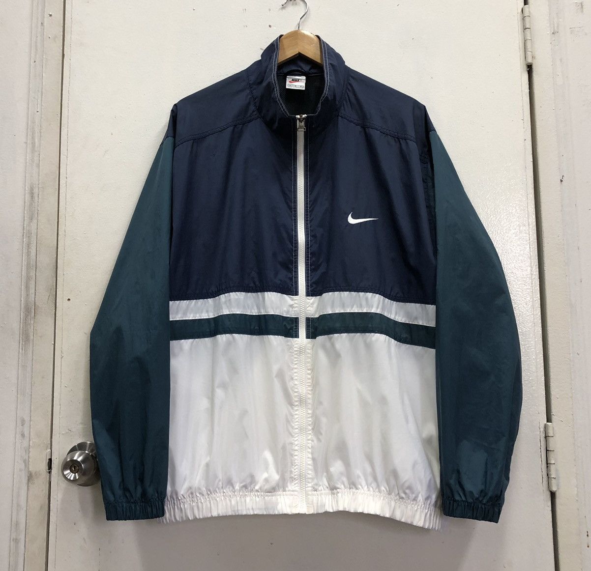 Nike VINTAGE 90S NIKE EMBROIDERY LOGO WINDBREAKER JACKET Size US L / EU 52-54 / 3 - 5 Thumbnail