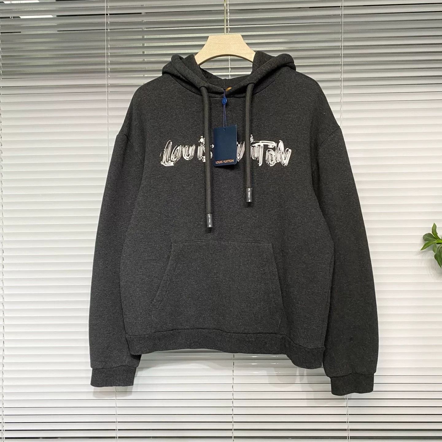 Louis Vuitton LV SS24 Graffiti Logo Hoodie L Size US L / EU 52-54 / 3 - 1 Thumbnail