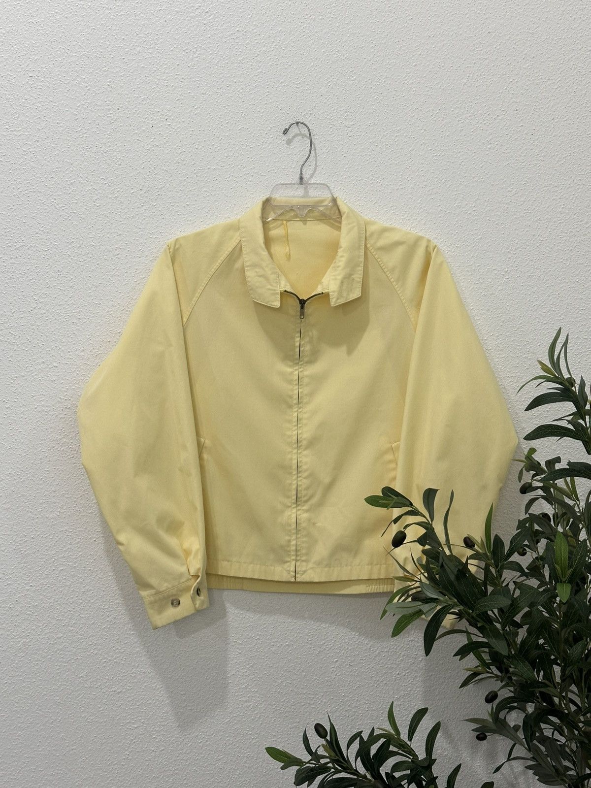 Vintage Vintage 80s Butter Yellow Jacket Size M Cropped Ideal Zipper Size US M / EU 48-50 / 2 - 1 Thumbnail