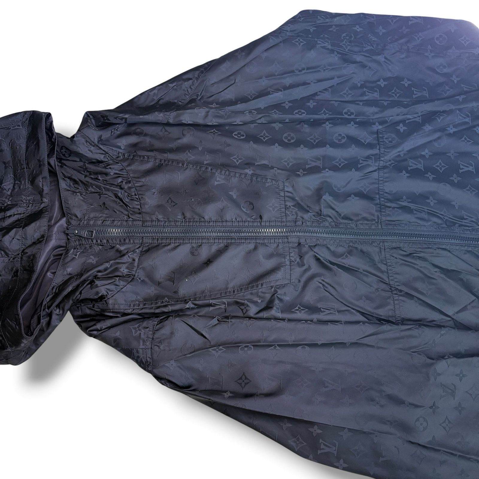 Louis Vuitton Louis Vuitton Monogram Reversible Windbreaker in navy | LV50 Size US M / EU 48-50 / 2 - 9 Thumbnail
