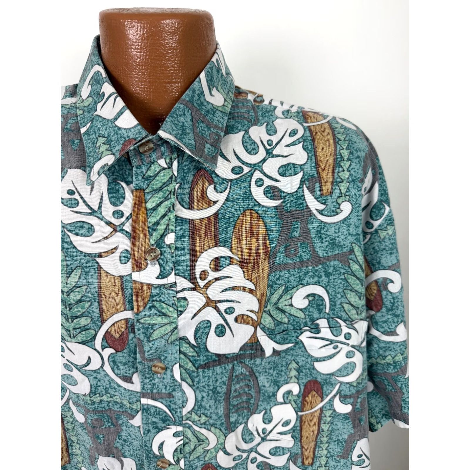 Vintage VINTAGE Makapuu Hawaiian Shirt Men 2XL Blue Short Sleeve Button-Up Collared Graphic Print 90s Beach Tribal Tropical Mens Size US XXL / EU 58 / 5 - 2 Thumbnail