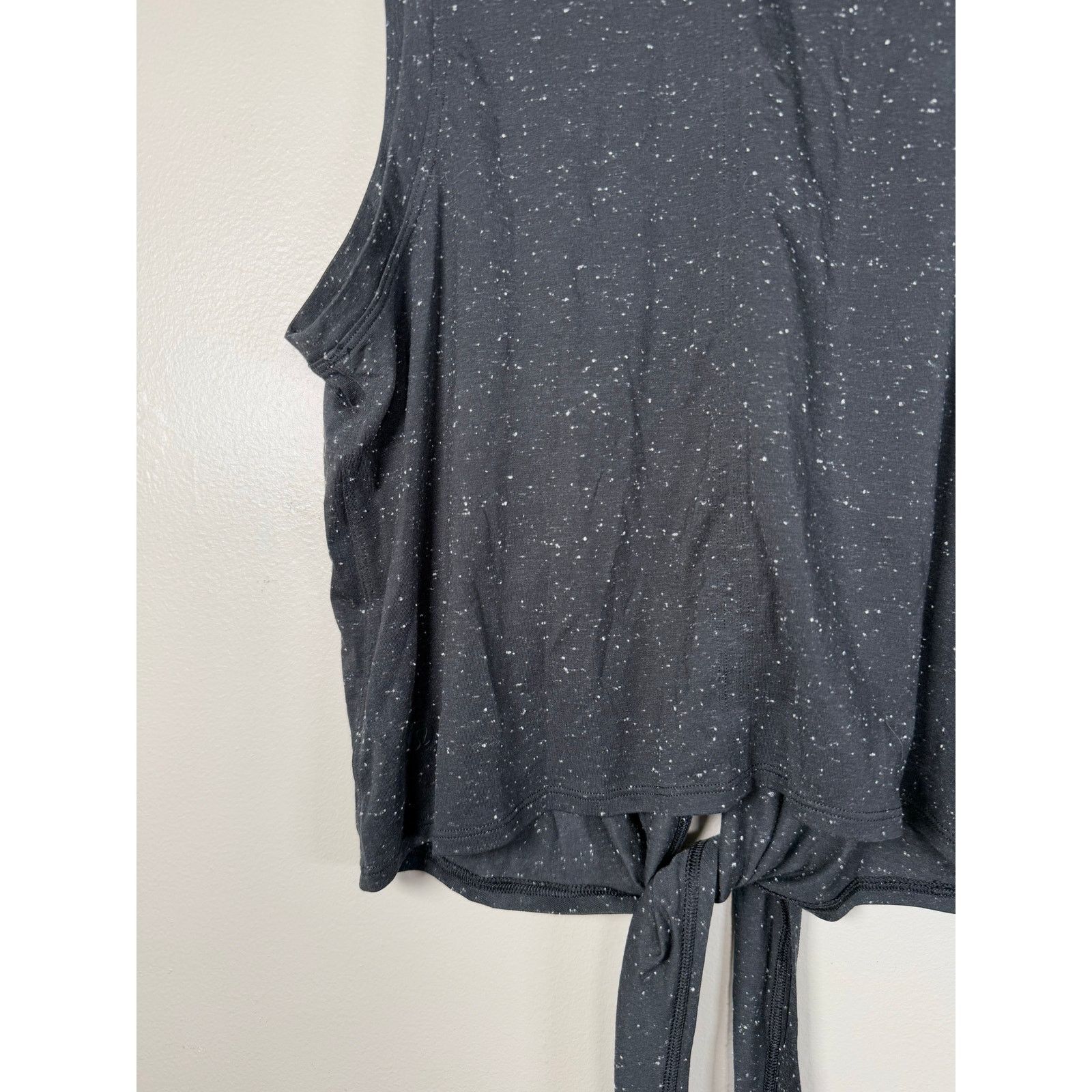 Lululemon NWOT Lululemon Time to Restore Mock Neck Tank size 6 Size M / US 6-8 / IT 42-44 - 6 Thumbnail