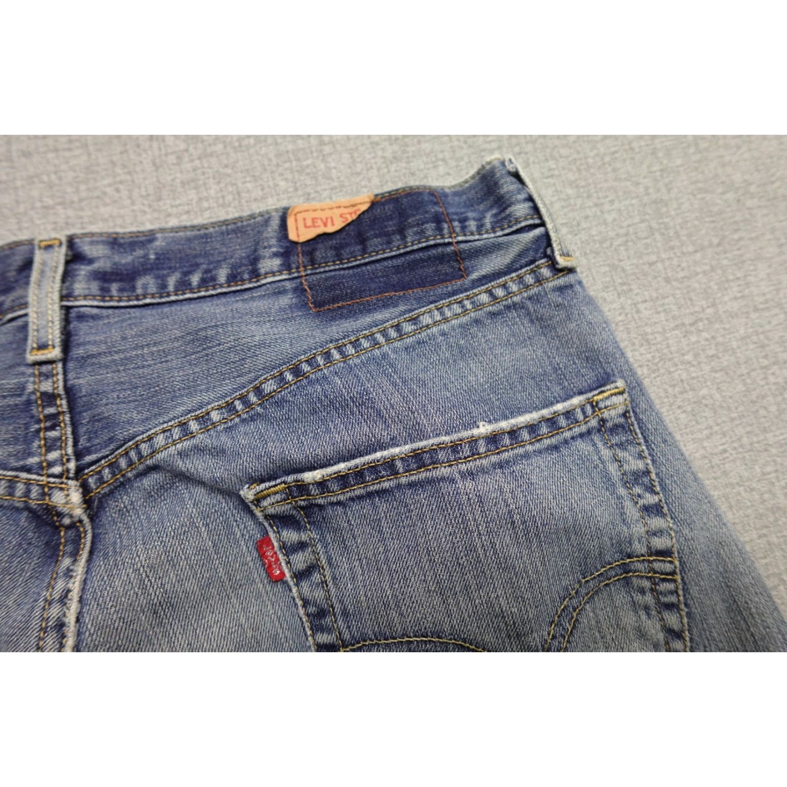 Levi's Levi's 501 Jeans Straight Button Fly Light Wash Denim 36 Mens Blue Distressed 5-Pocket Modern Regular Rise Size US 36 / EU 52 - 2 Thumbnail