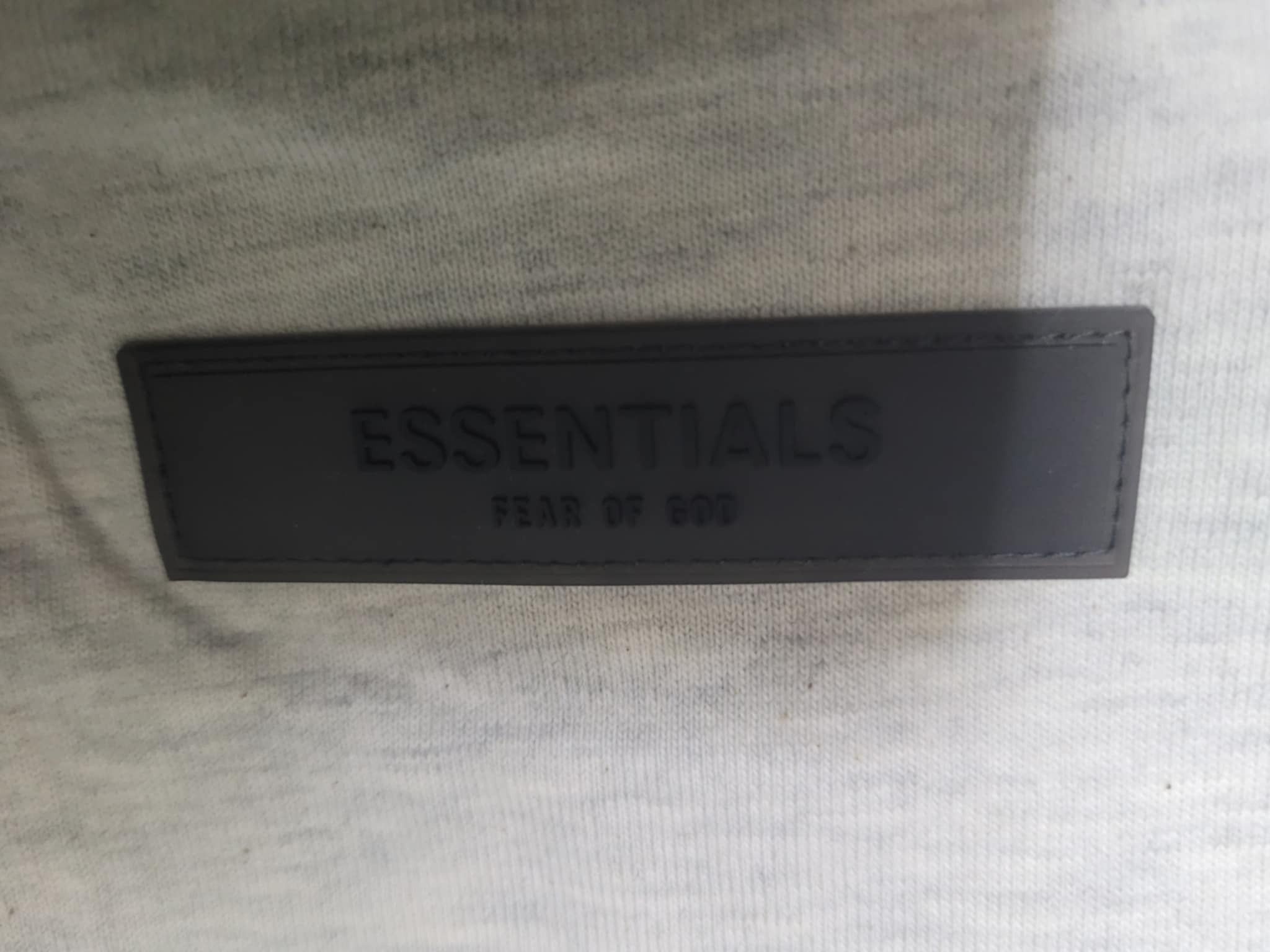 Fear of God Sz L Fear of god essentials light oatmeal tshirt SS22 Size US L / EU 52-54 / 3 - 8 Thumbnail
