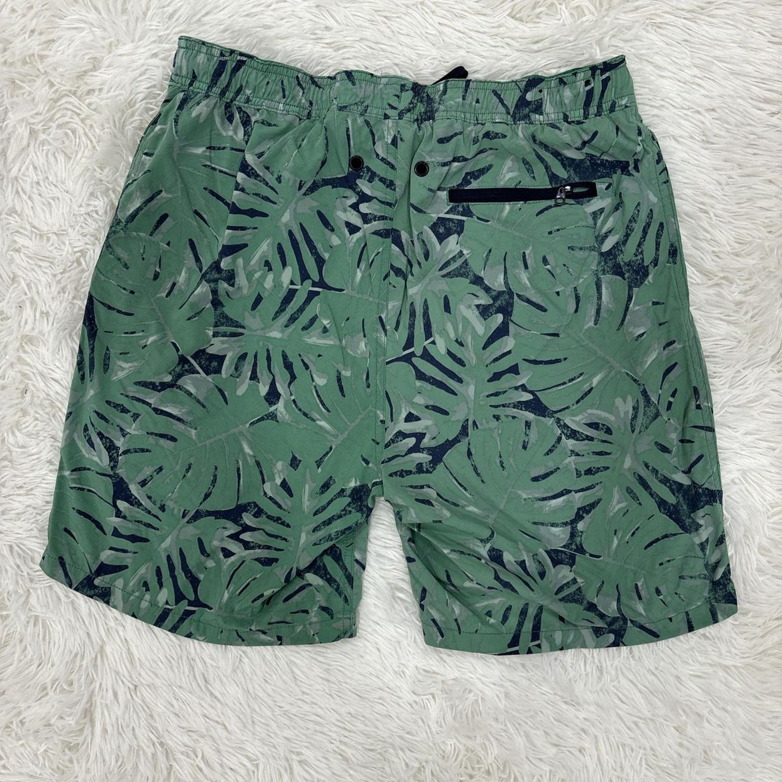 Other Board shorts with all over leaf design Size US 30 / EU 46 - 5 Thumbnail