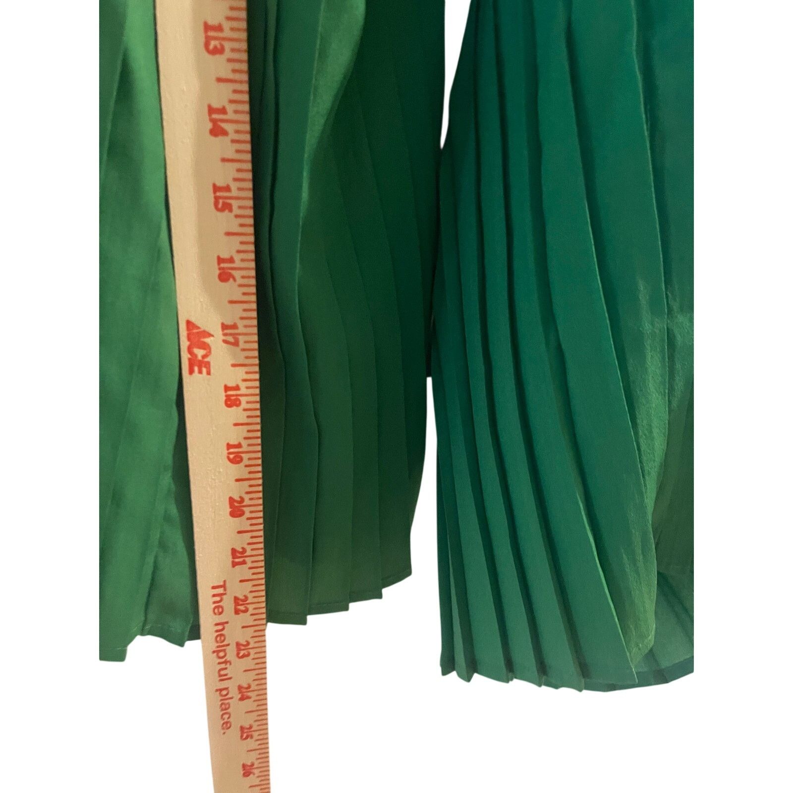 PrettyLittleThing PrettyLittleThing Green Pleated Long Sleeve Romper Size US 6 Size 28" / US 6 / IT 42 - 4 Thumbnail
