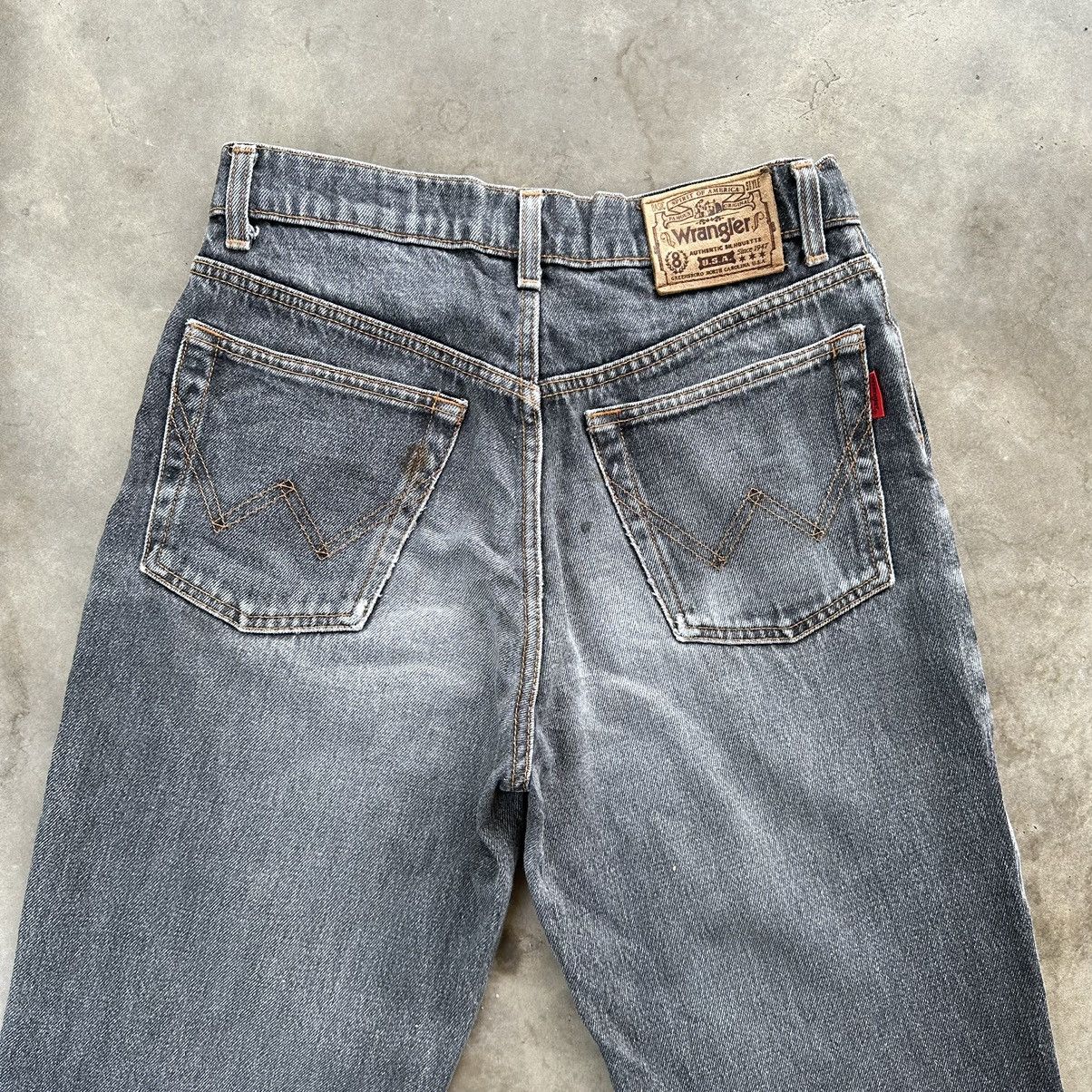 Japanese Brand Vintage Wrangler Faded Black Denim Jean Pant W28 Size US 28 / EU 44 - 13 Thumbnail