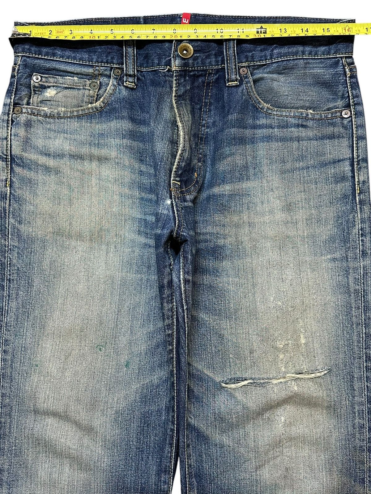 Uniqlo Vintage Japanese Uniqlo Blue Faded Wash Distress Loose Jeans Size US 32 / EU 48 - 11 Thumbnail
