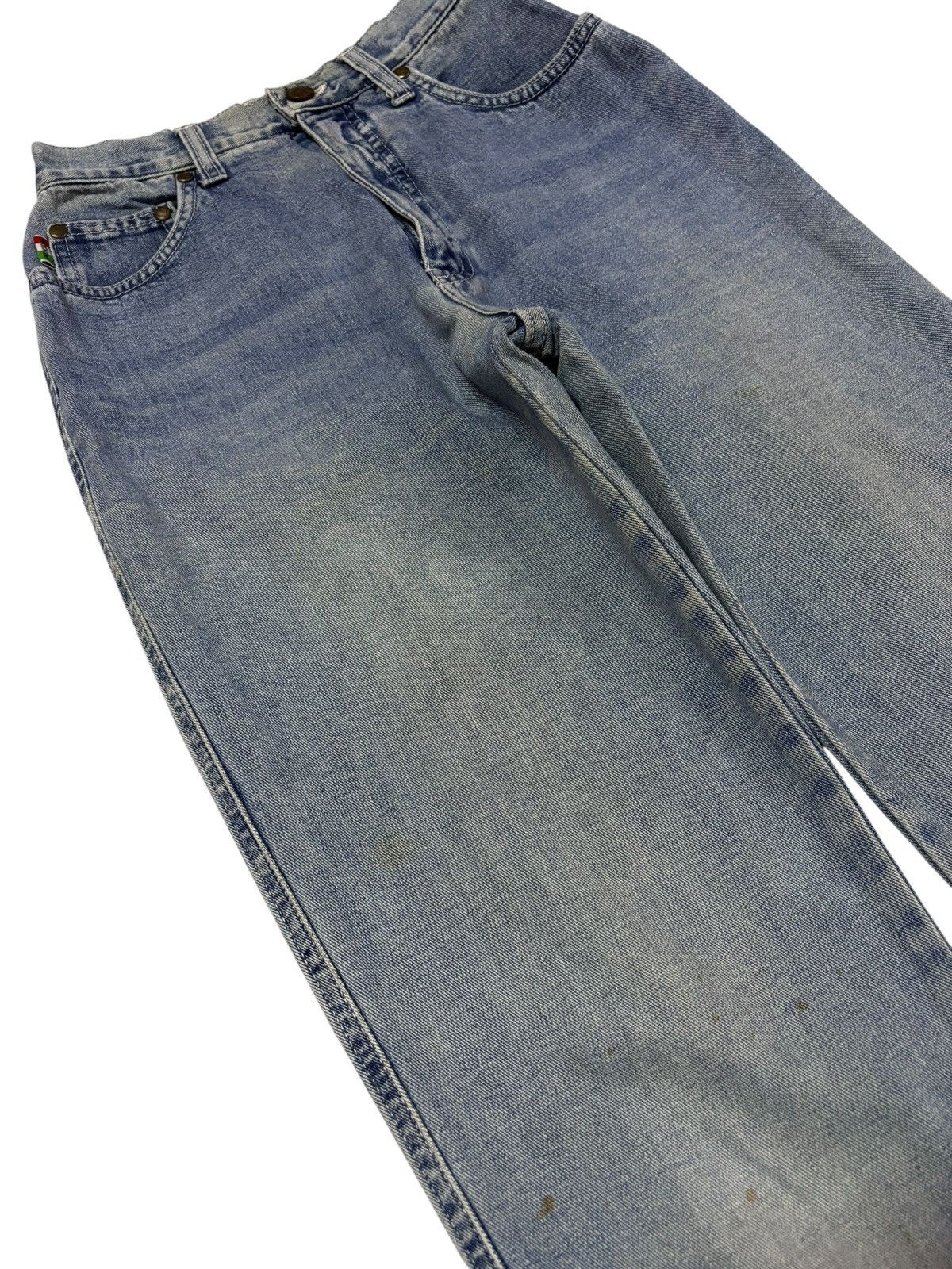 Moschino Vtg Moschino Italy High Waist Blue Wash Distressed Jeans Size 28" / US 6 / IT 42 - 5 Thumbnail