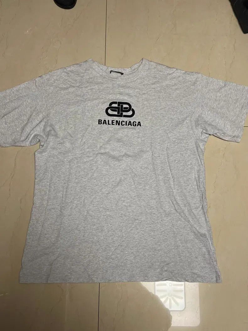 Balenciaga Balenciaga Lock Pattern Round Neck Short Sleeve T-Shirt Gr Size US S / EU 44-46 / 1 - 1 Thumbnail