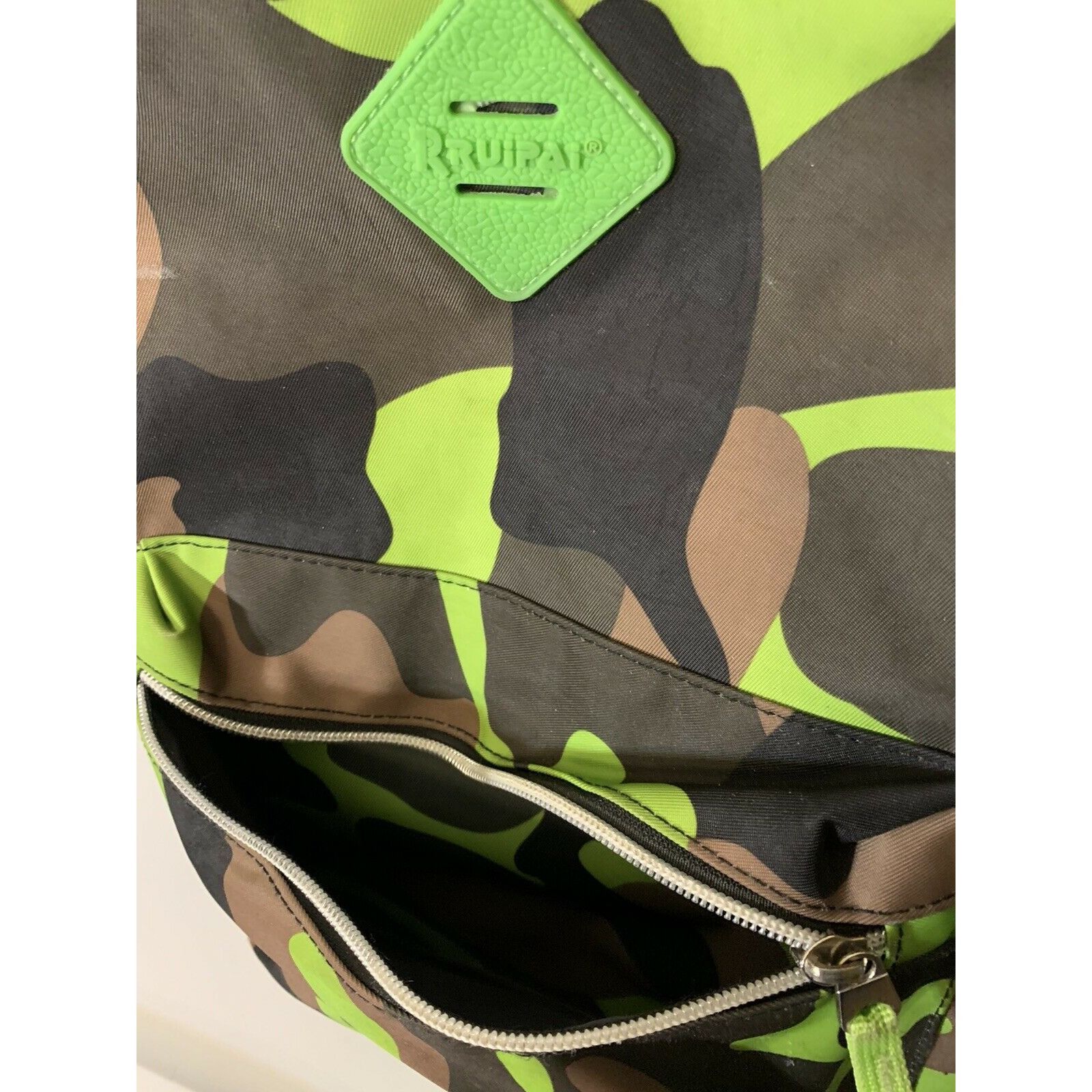 Other RRUIPAI Green-Brown Green CAMOUFLAGE STYLE School Backpack Size ONE SIZE - 2 Thumbnail