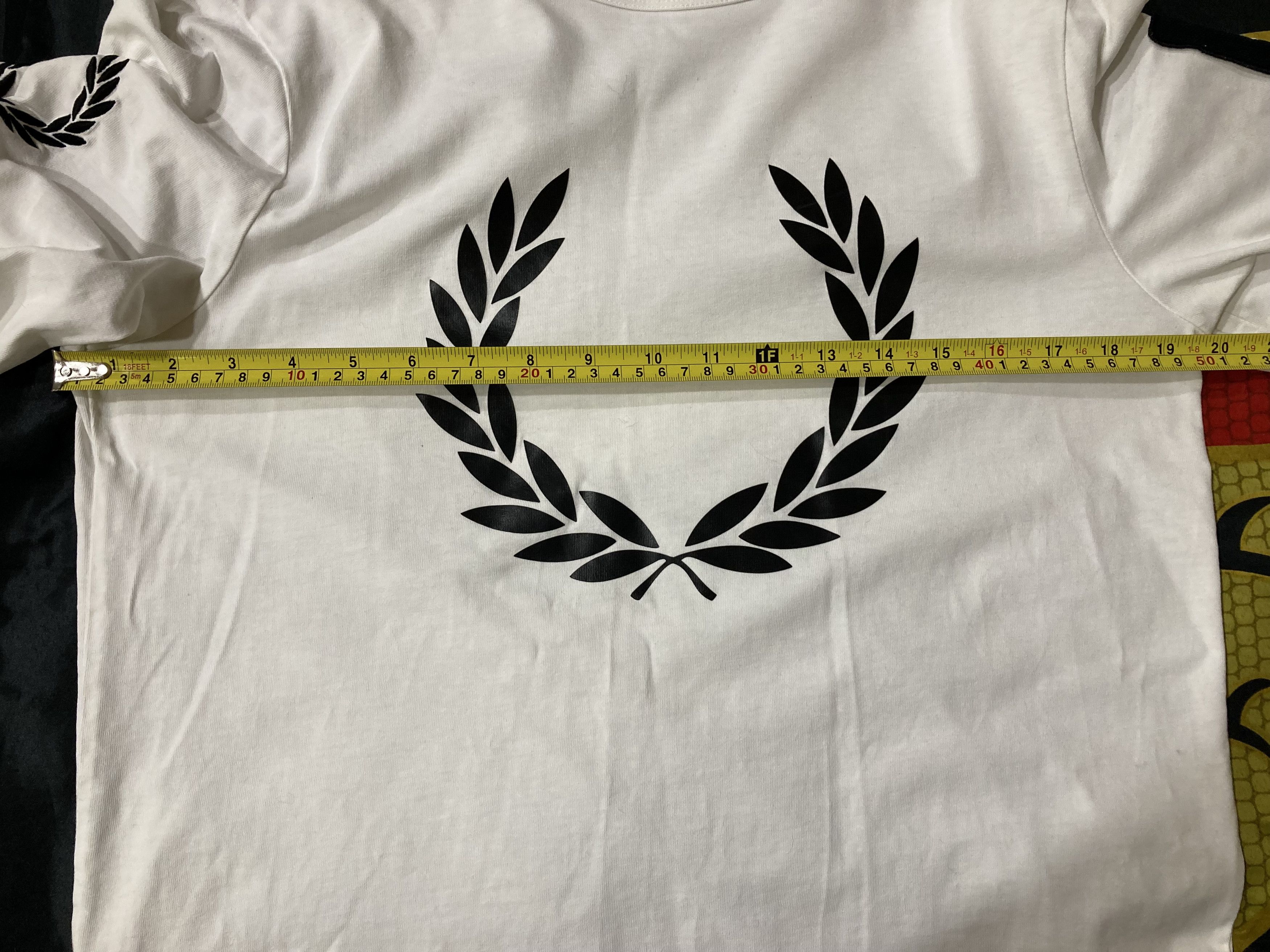Fred Perry Fred Perry laurel wreath and badge long sleeve top Size US S / EU 44-46 / 1 - 6 Thumbnail