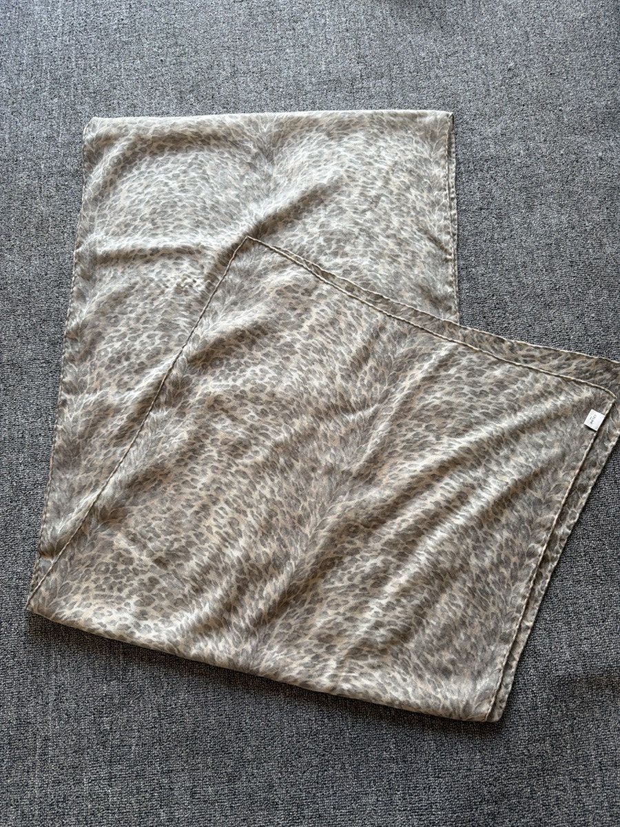 Celine Celine leopard print cashmere scarf Size ONE SIZE - 2 Thumbnail