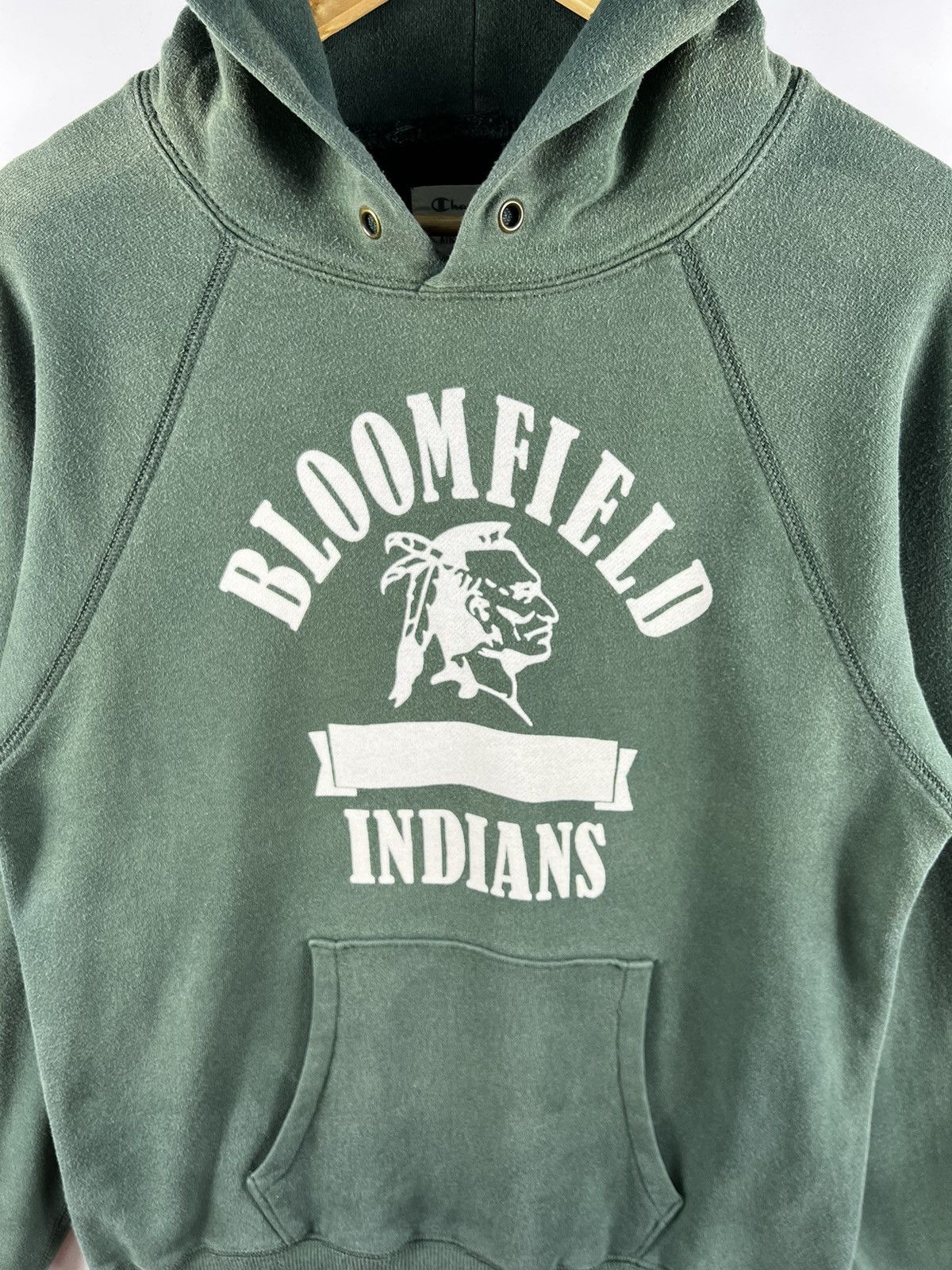 Champion 🔥 SUNFADED 🔥 VTG CHAMPION INDIAN PEOPLE HOODIES - L Size US M / EU 48-50 / 2 - 4 Thumbnail