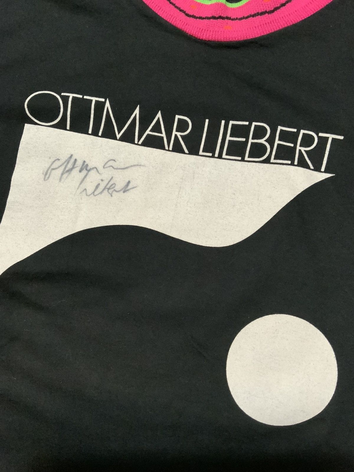 Vintage 1990 Ottmar Liebert Nouveau Flamenco Autographed T-Shirt Size US L / EU 52-54 / 3 - 5 Thumbnail