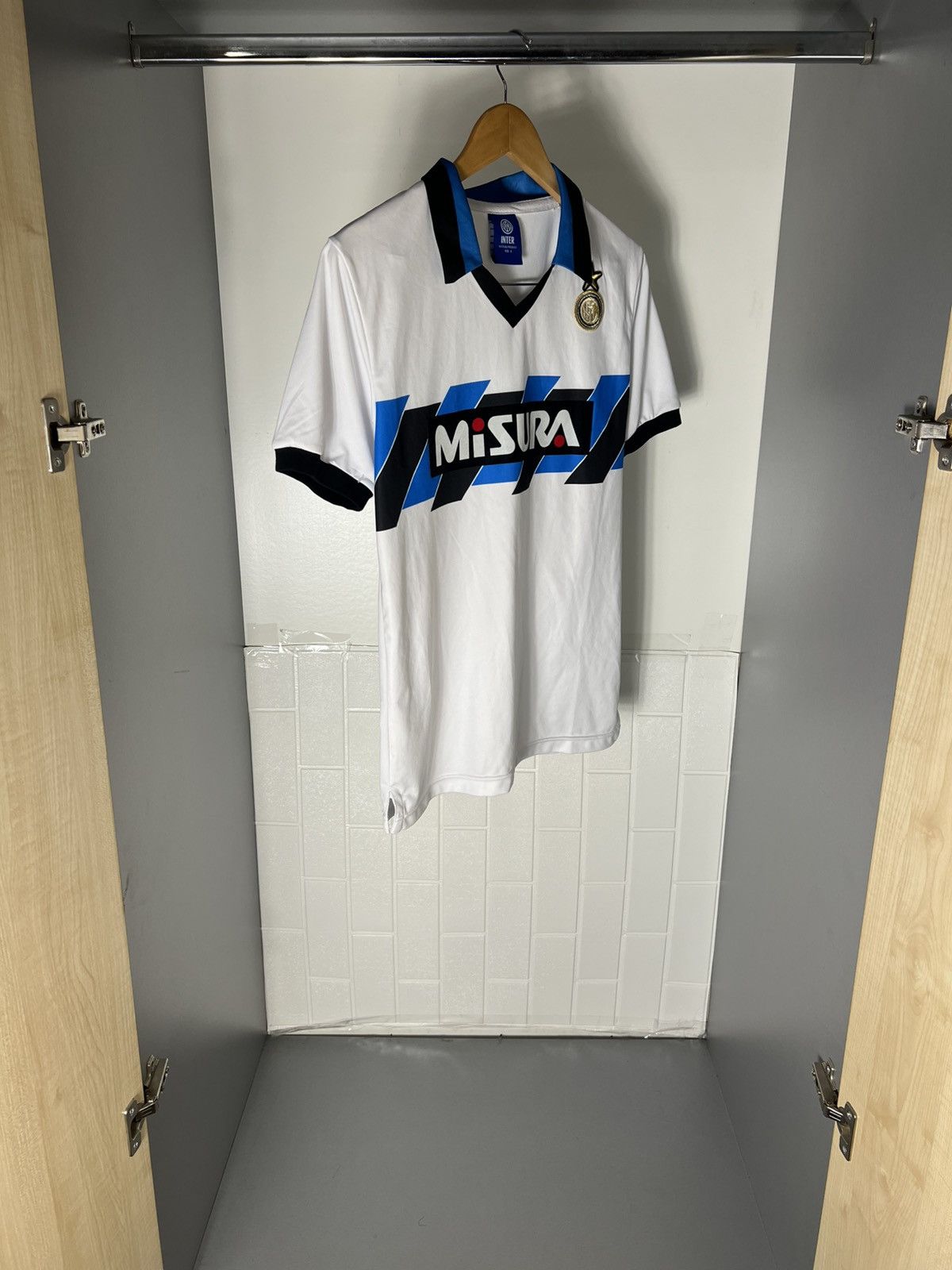 Vintage VERY RARE INTER MILAN ITALY SOCCER JERSEY RETRO BLOKE 90s Size US S / EU 44-46 / 1 - 6 Thumbnail