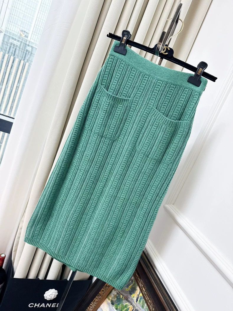 Chanel Chanel Green and silver silk cashmere knitted skirt Size 24" / US 00 / IT 34 - 1 Thumbnail
