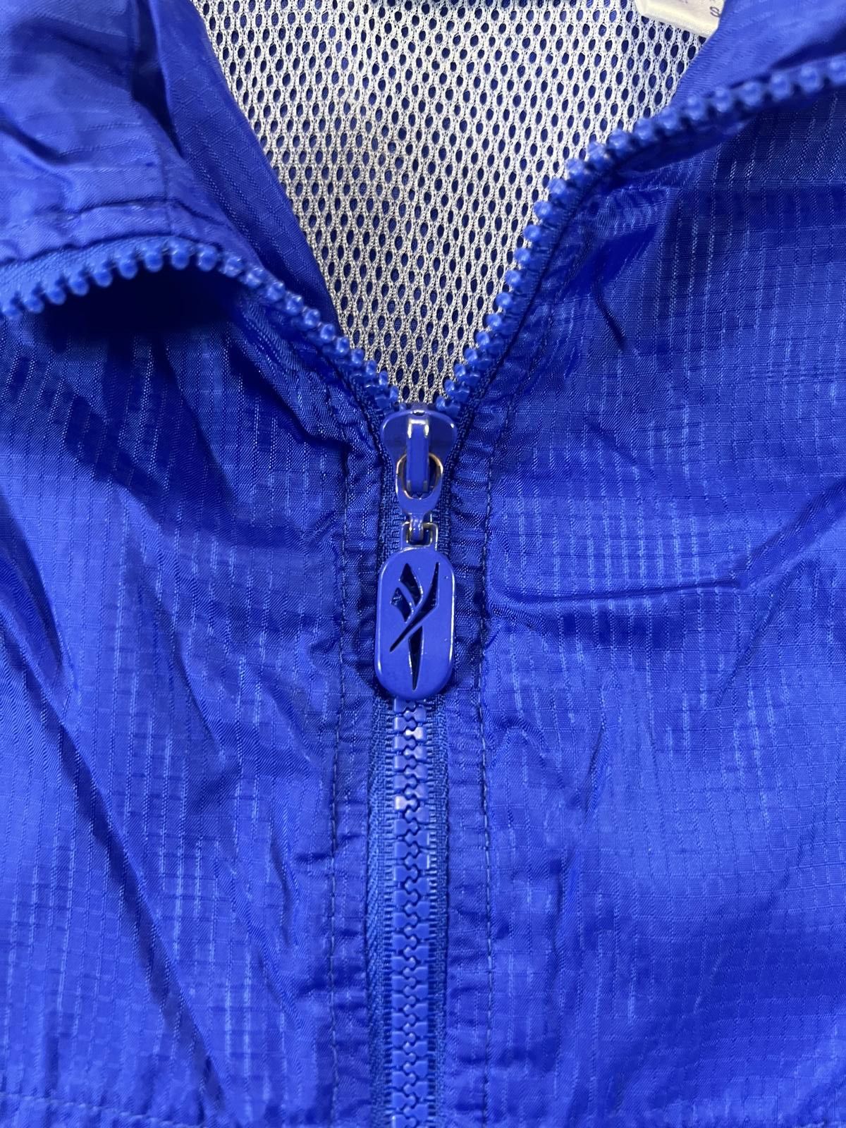 Reebok Vintage Reebok Blue Windbreaker Jacket S Size US S / EU 44-46 / 1 - 3 Thumbnail