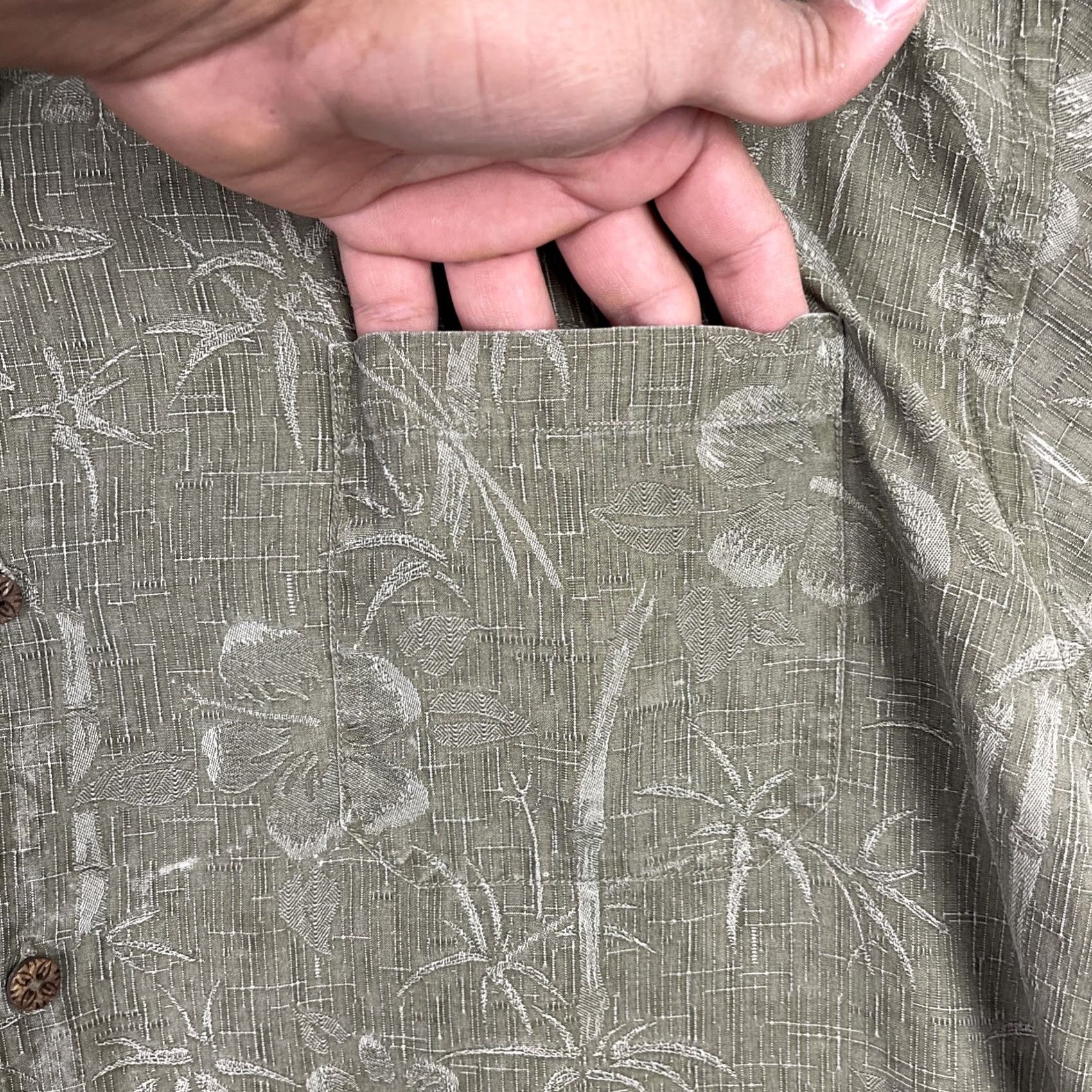 Tommy Bahama Tommy Bahama Shirt Mens 2XL Khaki Floral Hawaiian Silk Casual Shirt Casual Wear Mens 2XL Size US XXL / EU 58 / 5 - 3 Thumbnail