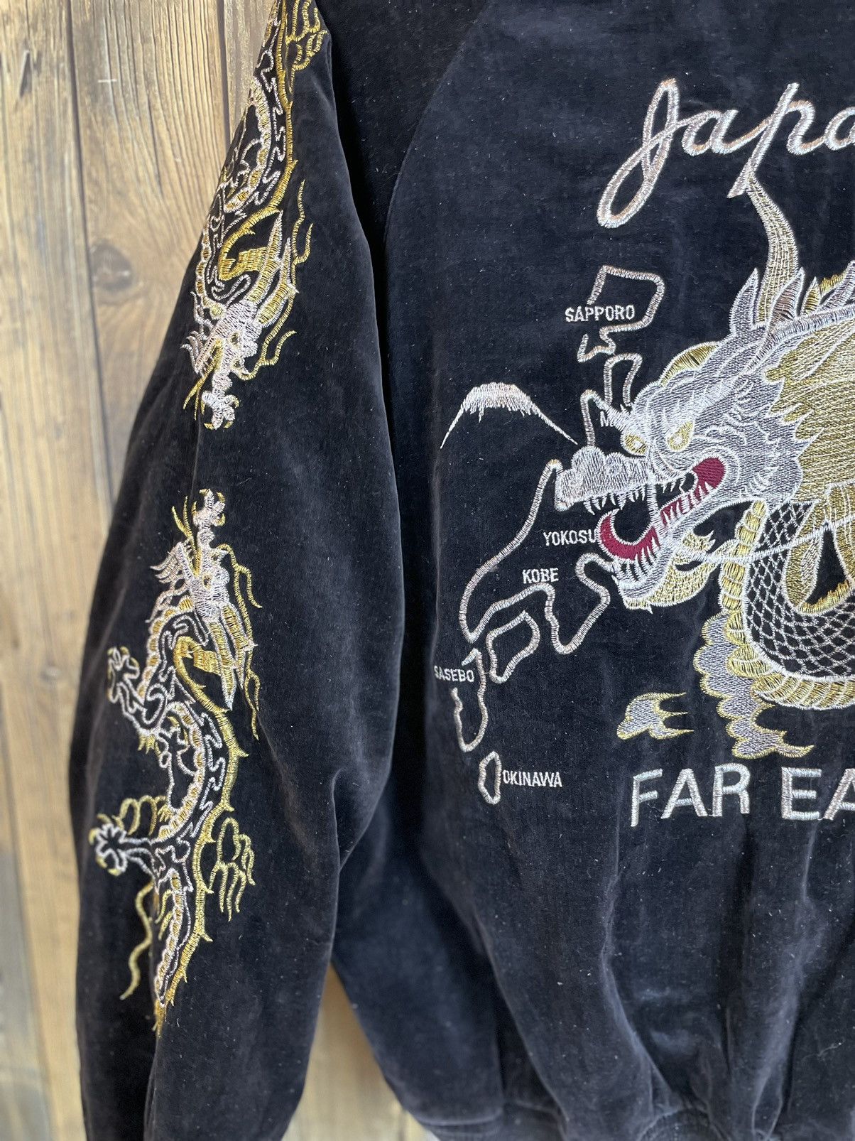 Vintage VARSITY SUKAJAN SUEDE BLACK DRAGON Size US M / EU 48-50 / 2 - 6 Thumbnail