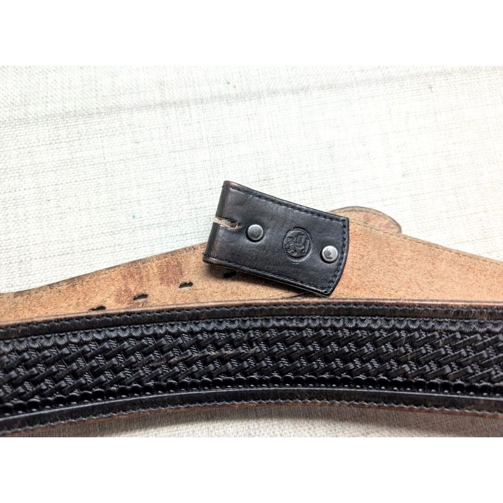 Vintage VINTAGE USA made TOOLED buckle belt 36 leather WESTERN tapered COWHIDE brown Mens Size 36 - 7 Thumbnail