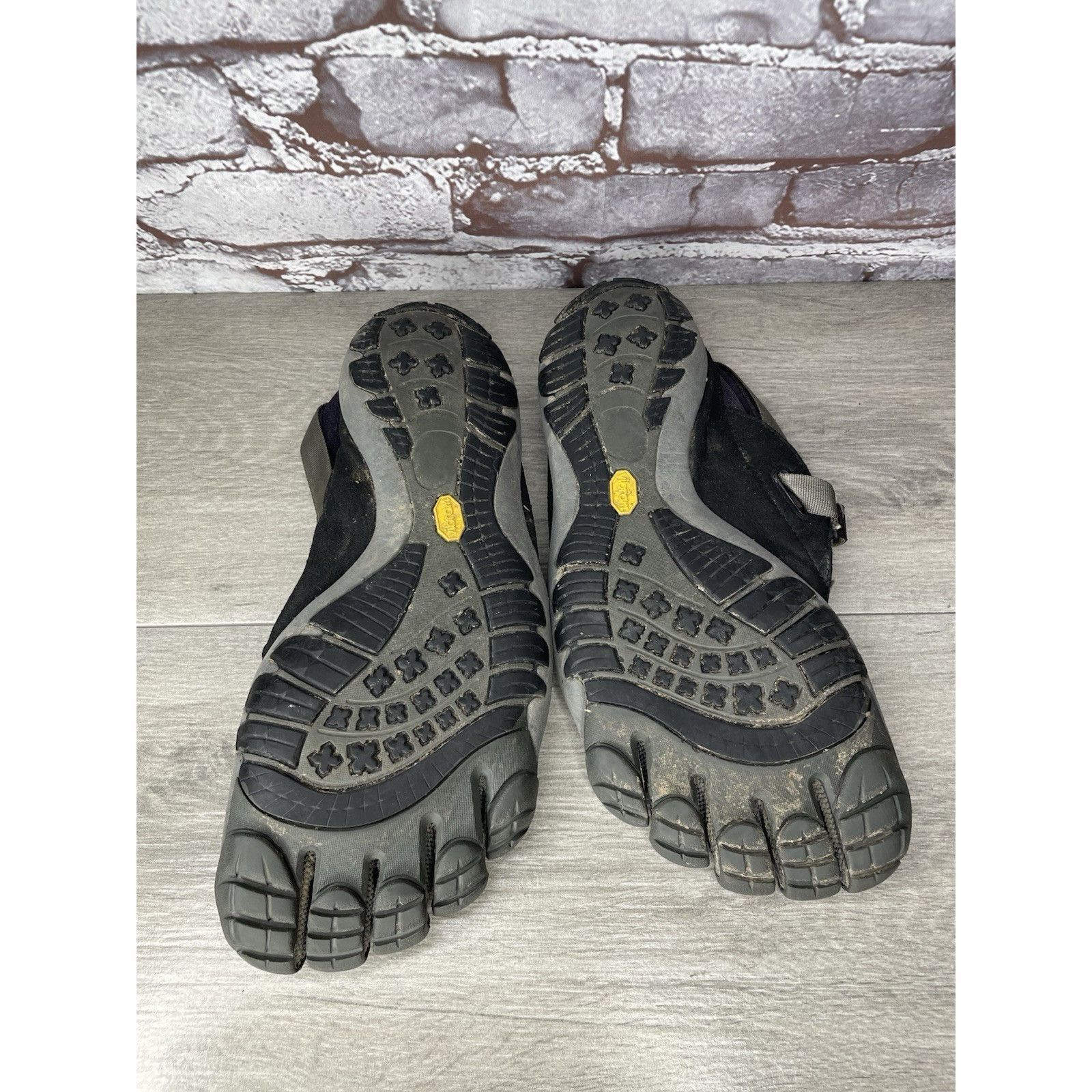 Vibram Vibram FiveFingers Black Synthetic Barefoot Running Shoes Me Size US 13 / EU 46 - 18 Thumbnail