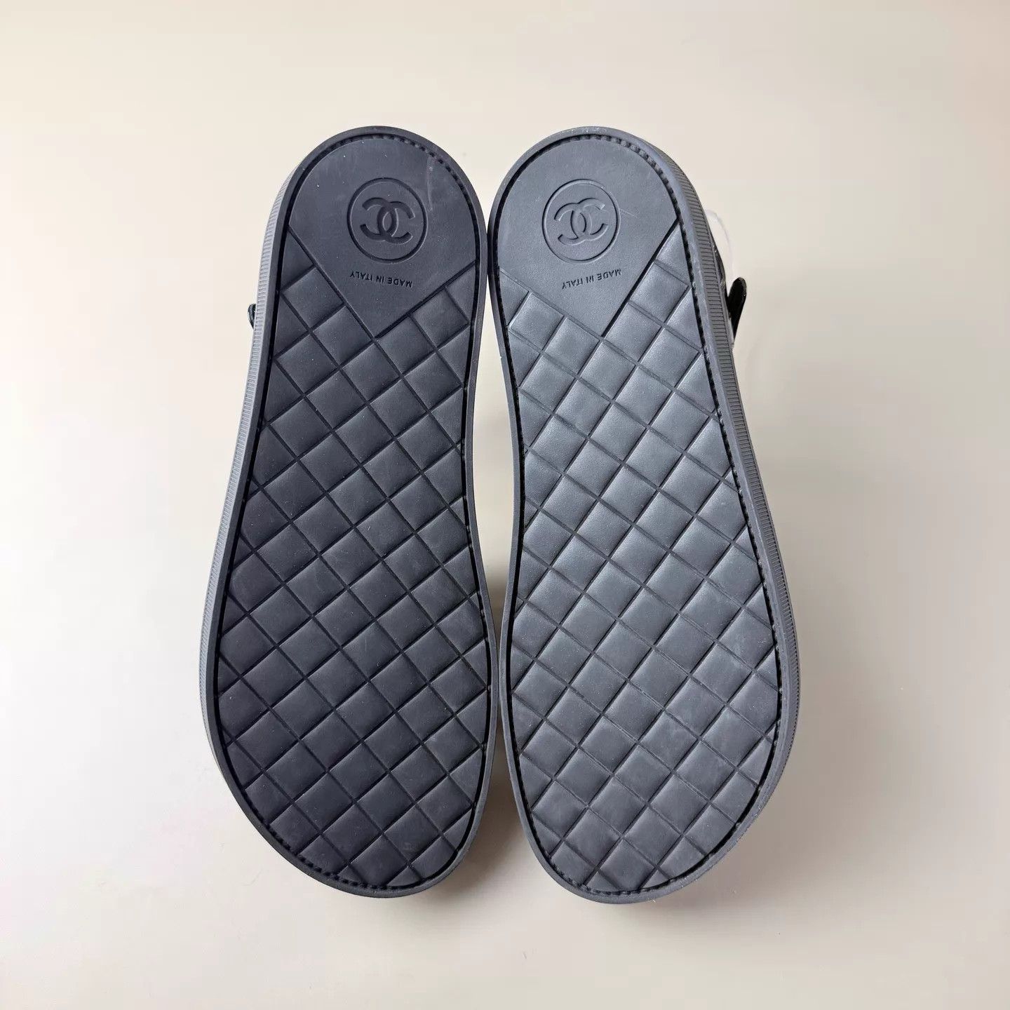 Chanel Chanel Black Pearl CC sandals EU 36.5 95 New Size US 6 / IT 36 - 7 Thumbnail