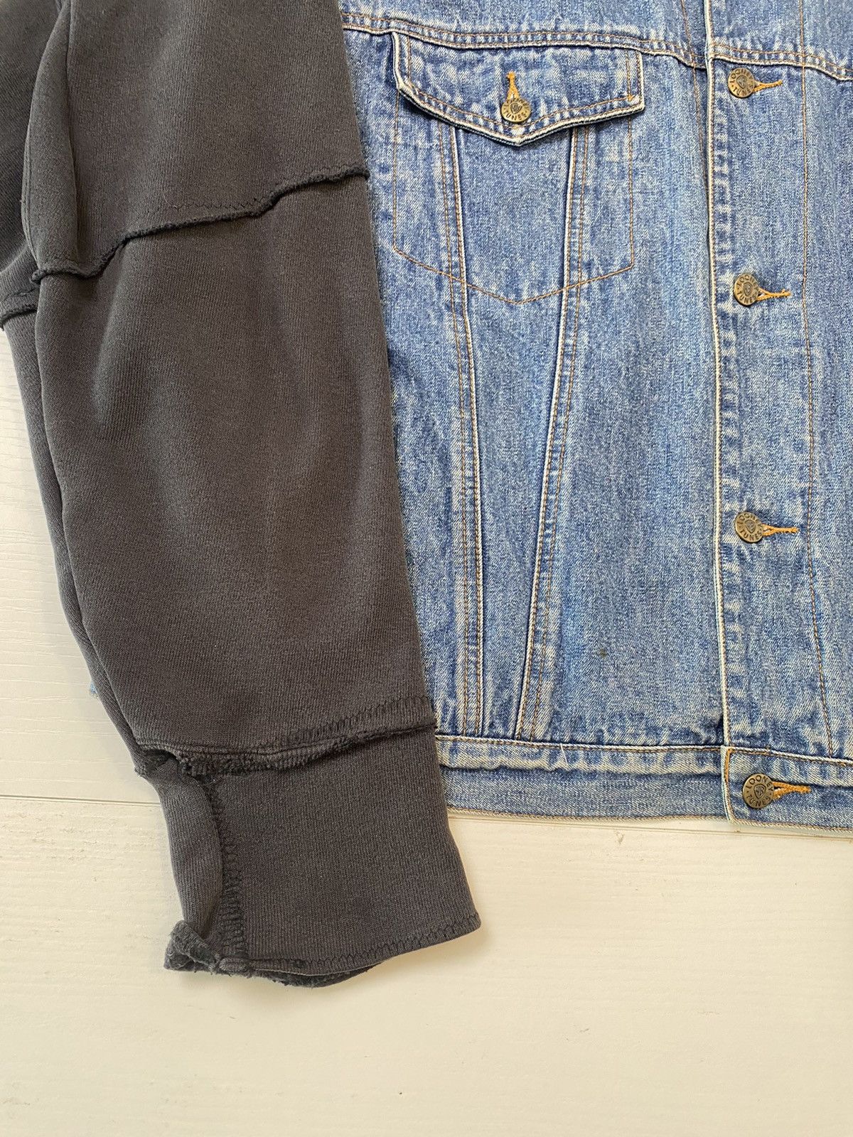 Other Looney Tones sweatshirt jacket, L, blue/black denim, used Size US L / EU 52-54 / 3 - 5 Thumbnail