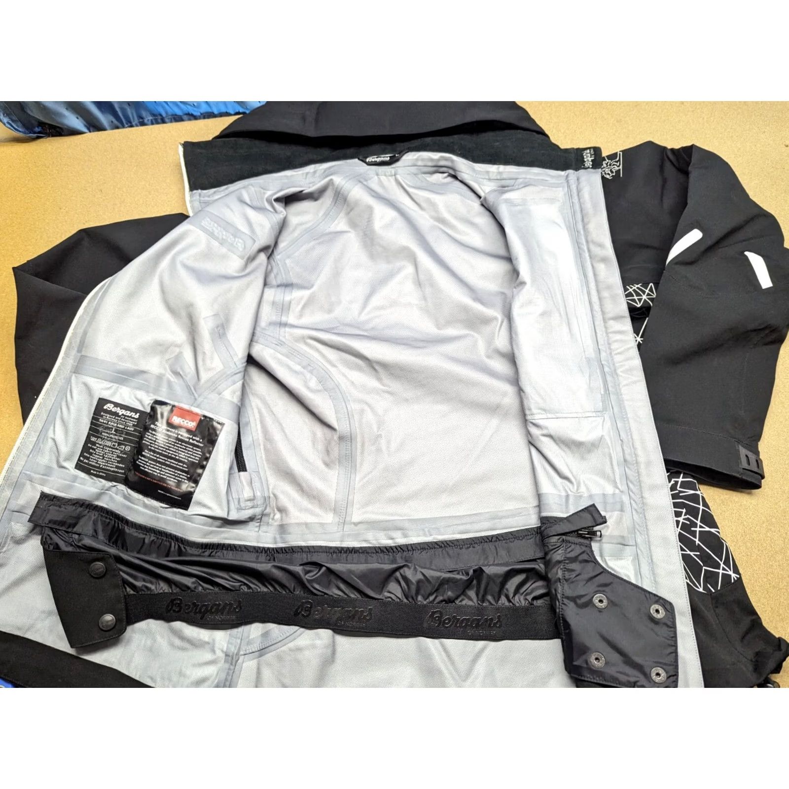 Ecco Bergans of Norway RAULAND Womens Jacket L Dermizax RECCO Ski Outdoor Mountain Size L / US 10 / IT 46 - 5 Thumbnail