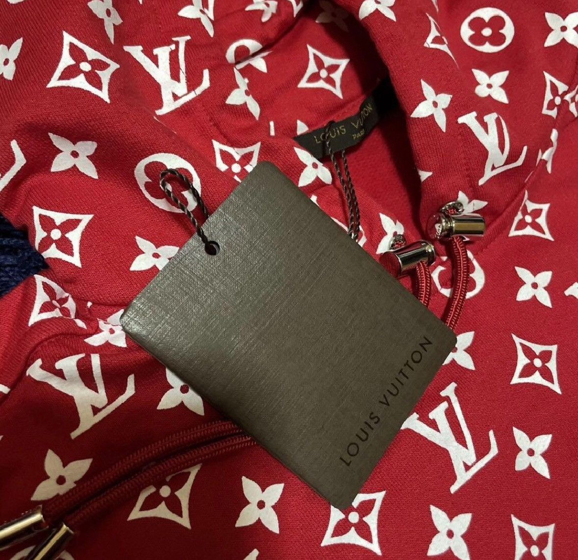 Louis Vuitton Louis Vuitton X Supreme Co-branded Hoodie with Full Logo ho Size US XS / EU 42 / 0 - 2 Thumbnail