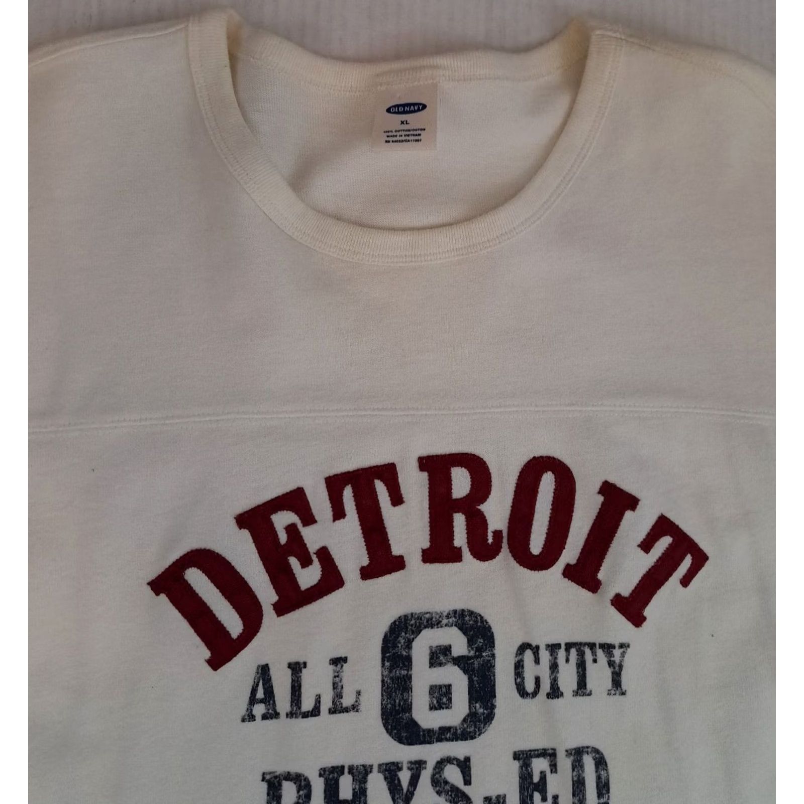 Old Navy VINTAGE Detroit All-City Phys-Ed Stitched Sweatshirt X-Large White Old Navy Shirt Unisex Adults Mens Womens Boys Girls Size US XL / EU 56 / 4 - 3 Thumbnail
