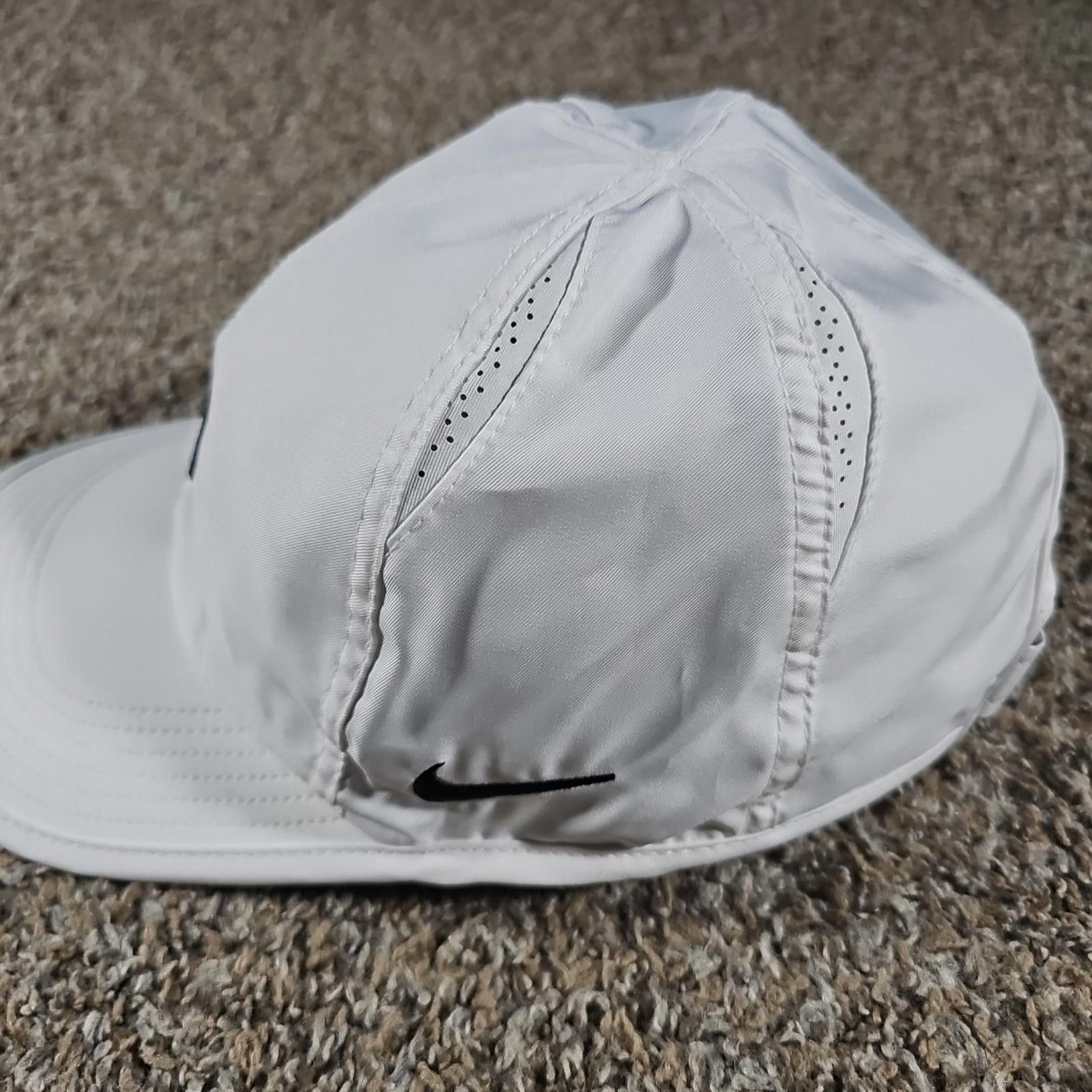 Nike nike dri fit featherlight Strapback Running Panel hat Size ONE SIZE - 3 Thumbnail