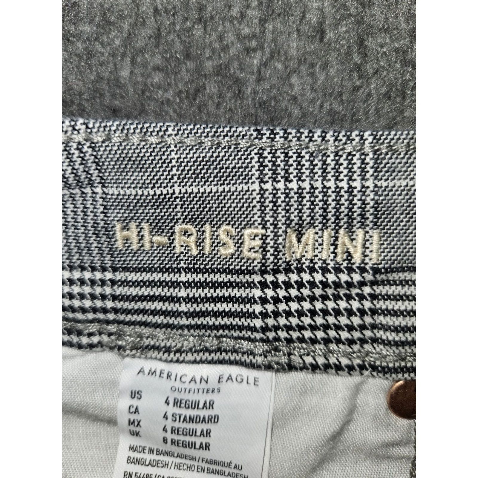 American Eagle Outfitters VINTAGE? No. American Eagle Outfitters Skirt Womens 4 Gray Plaid High Rise Mini Denim Stretch Shirt Womens 4 Gray Plaid High Rise Mini Jeans? Size 27" / US 4 / IT 40 - 3 Thumbnail