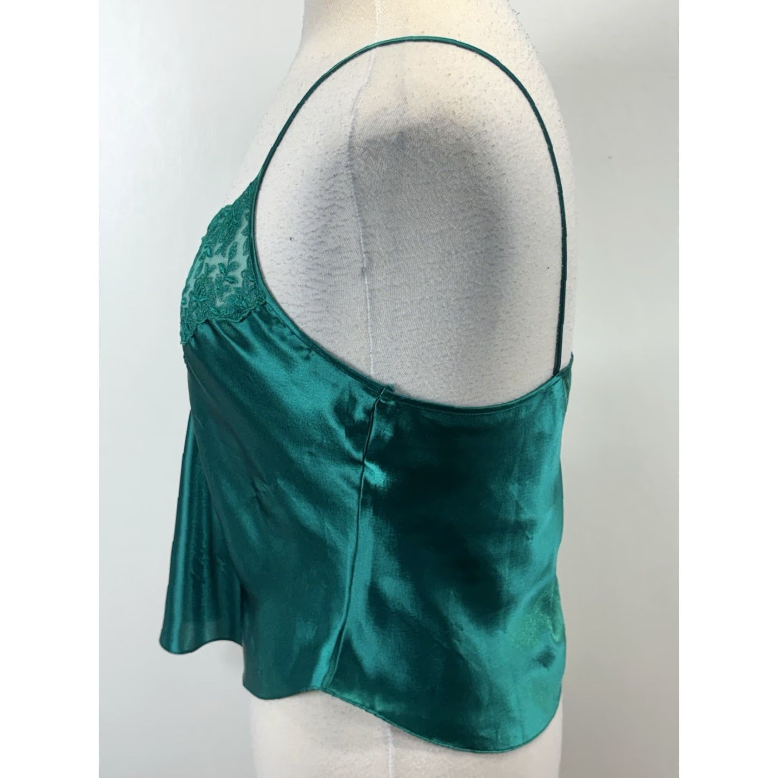 Vintage VINTAGE Cacique Tank Women’s Medium Green Satin Lace V-Neck Sleeveless Pullover TANK TOP Size M / US 6-8 / IT 42-44 - 2 Thumbnail