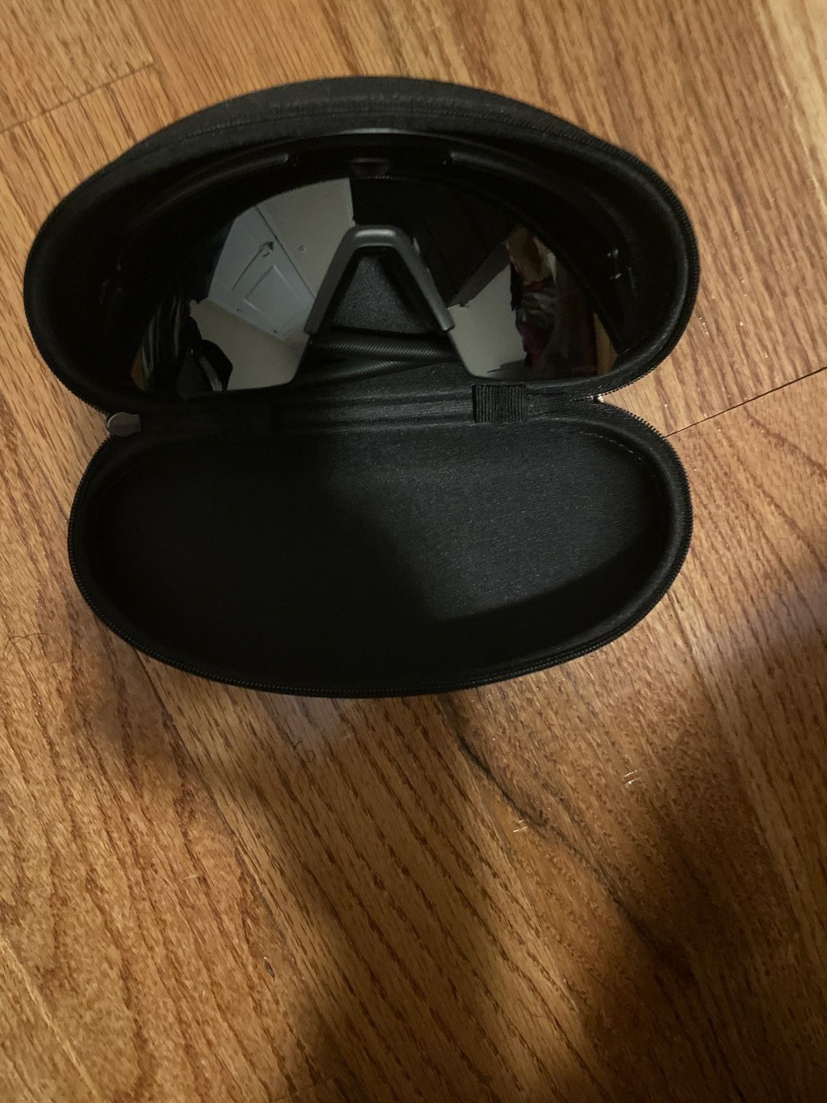 Oakley Black Oakley Sunglasses Unworn Size ONE SIZE - 2 Thumbnail