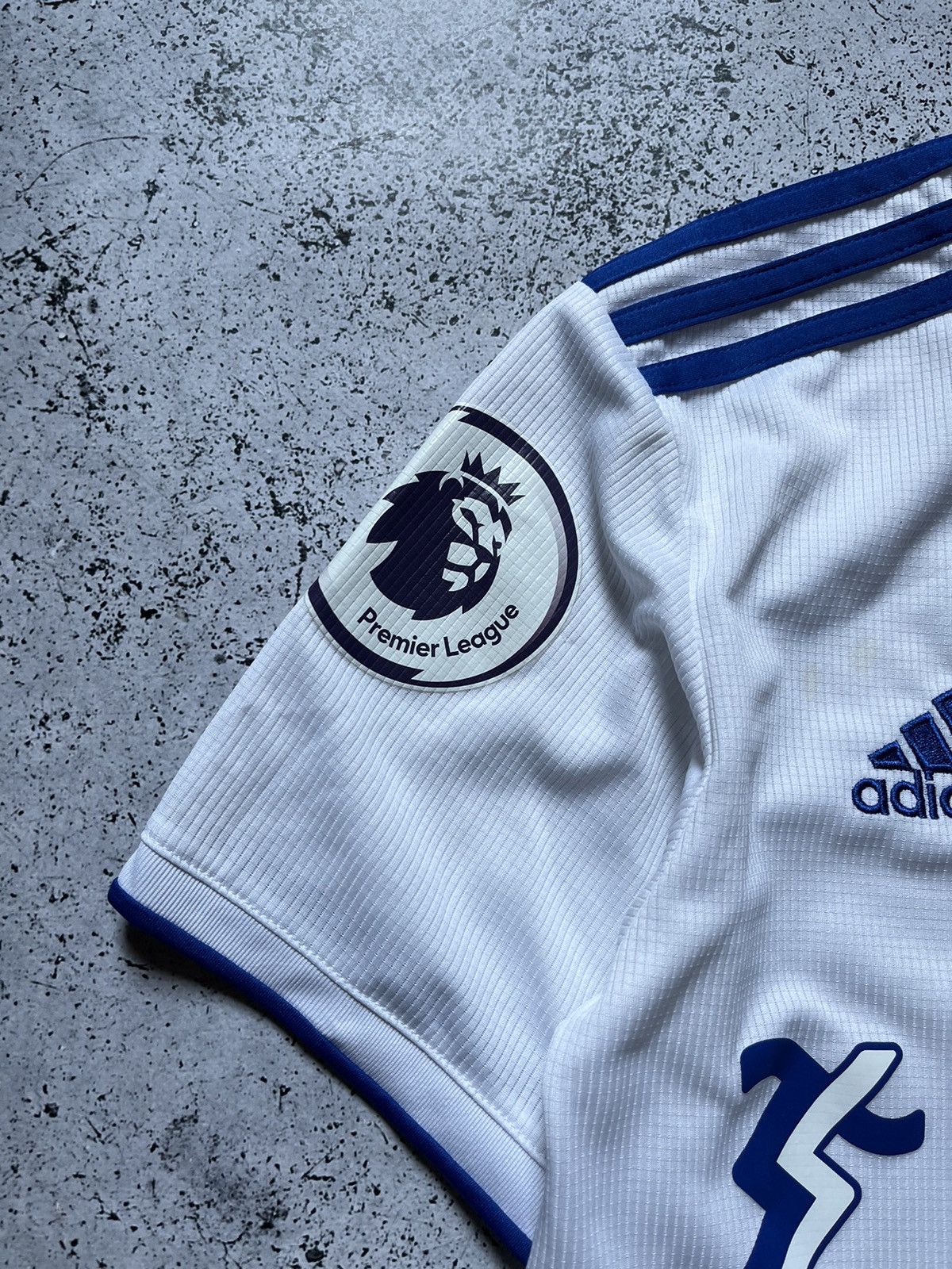 Adidas Vintage Adidas Leeds United Soccer Jersey Y2K White Size XS Size US XS / EU 42 / 0 - 5 Thumbnail