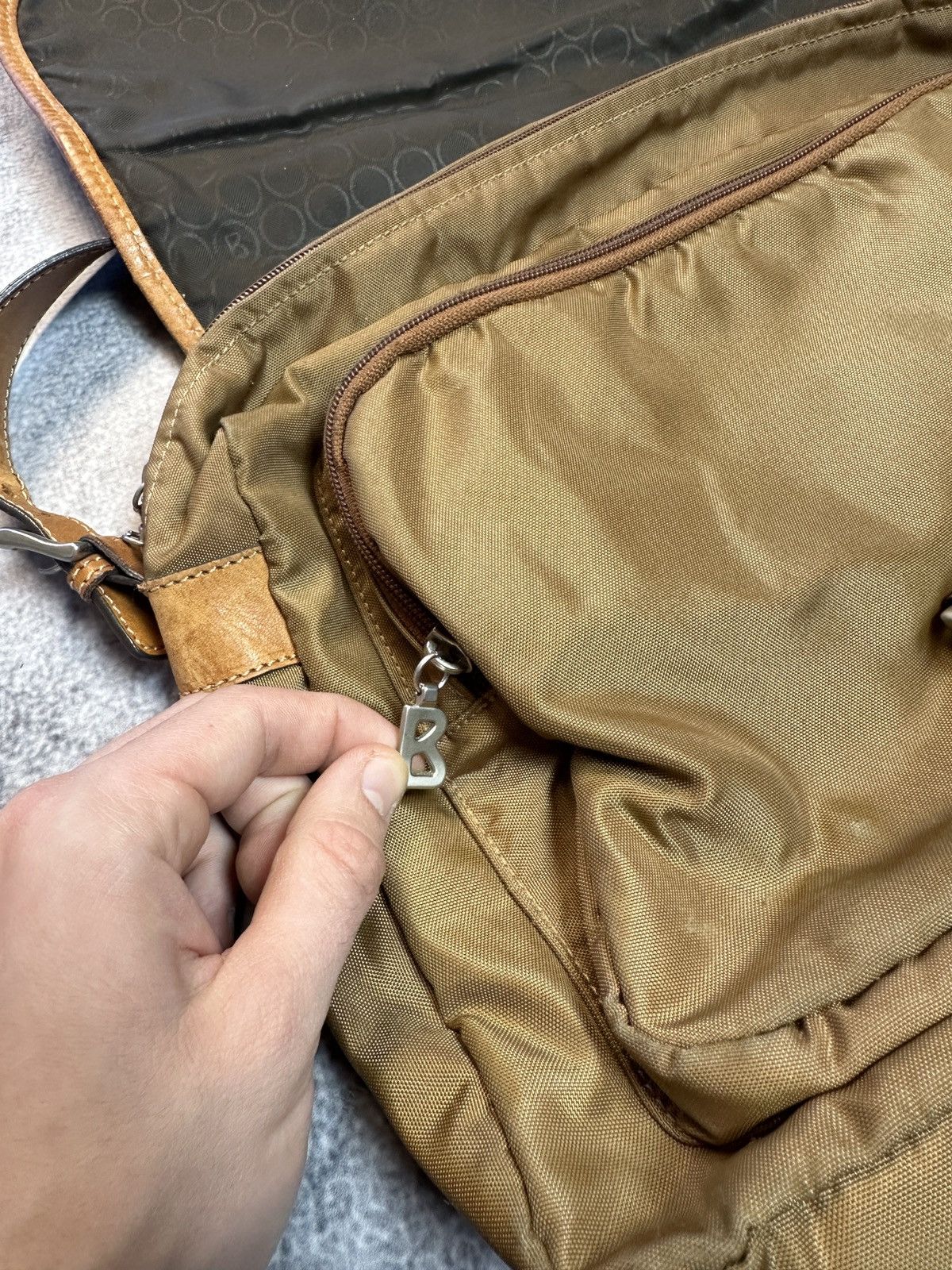 Bogner × Vintage Y2K Vintage Bogner Cross Body Bag Streetwear Rare Style USA Size ONE SIZE - 4 Thumbnail